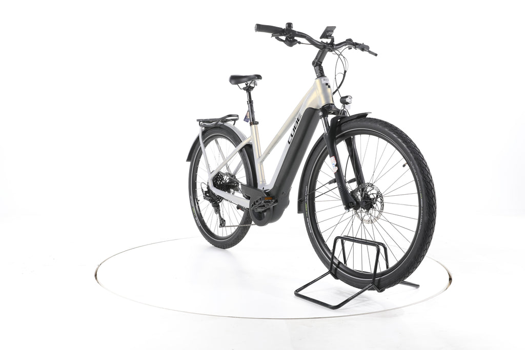Cube Touring Hybrid Pro Trekking E-Bike - Image 3
