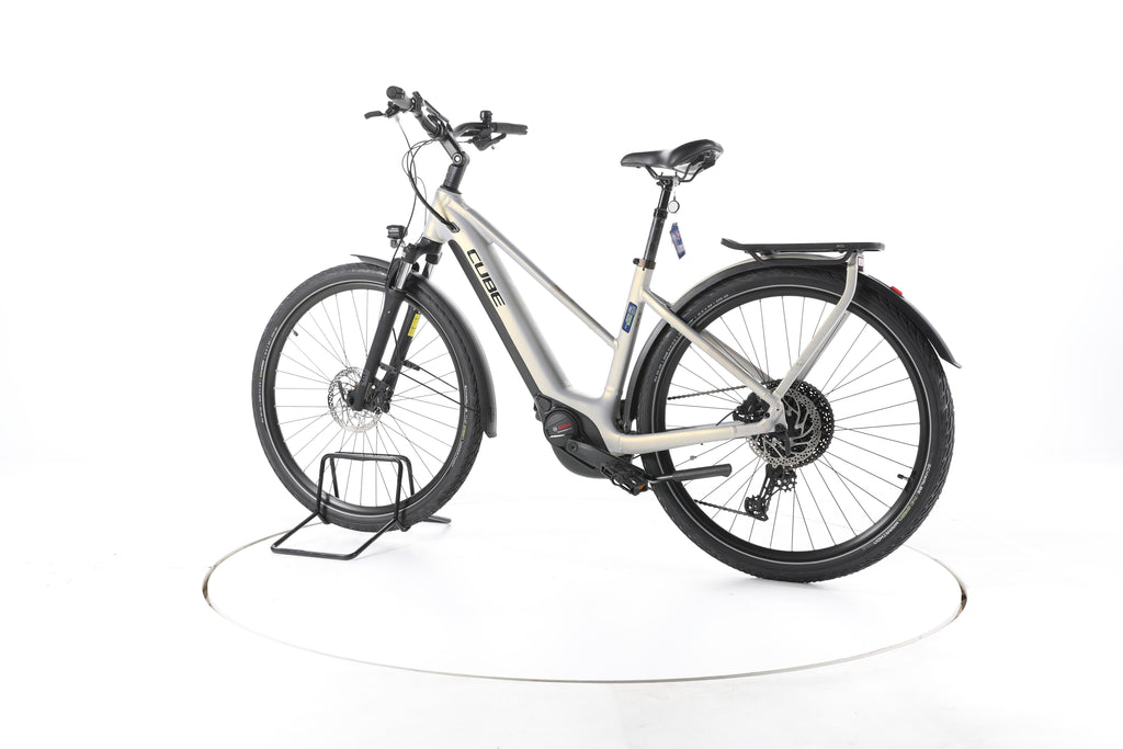 Cube Touring Hybrid Pro Trekking E-Bike - Image 8