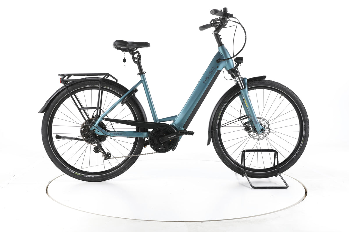 Pegasus Premio EVO 9 Trekking E-Bike Tiefeinsteiger - Image 1