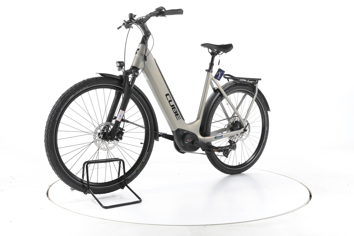 Cube Touring Hybrid Pro 625 Trekking E-Bike Tiefeinsteiger - Image 6