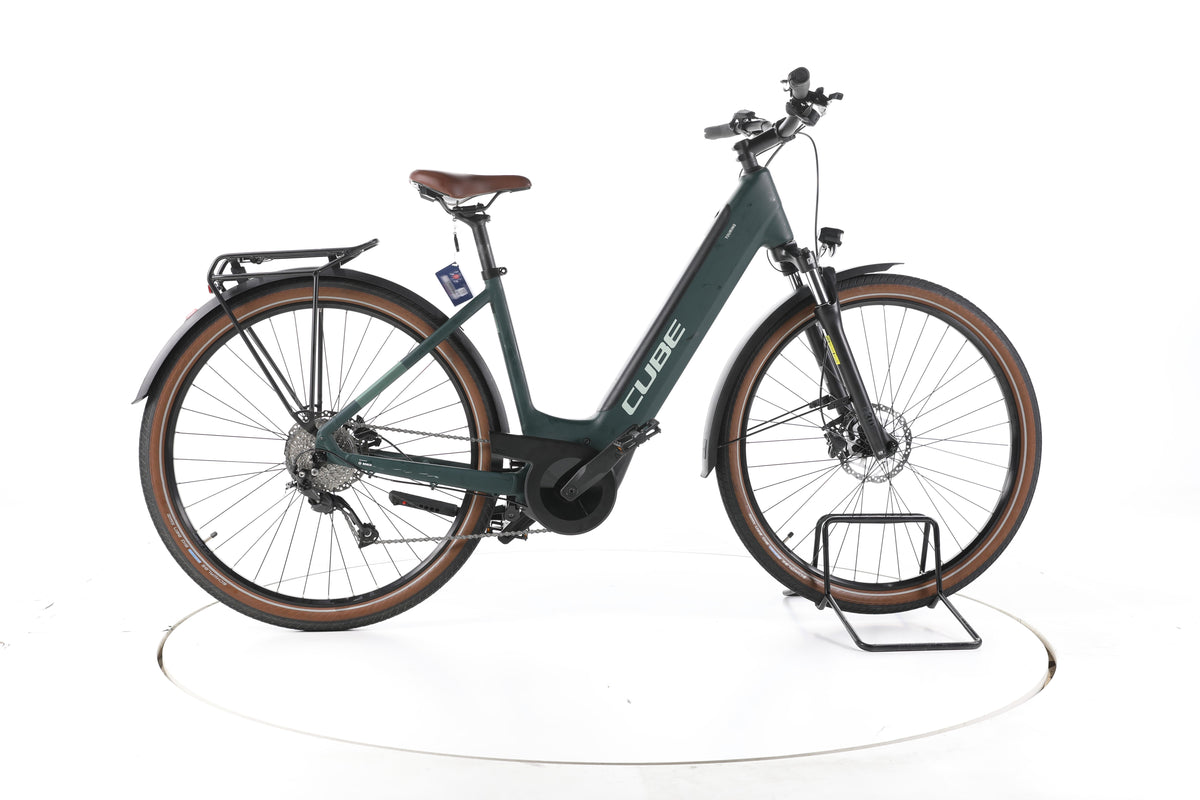 Cube Touring Hybrid One Trekking E-Bike Tiefeinsteiger - Image 1