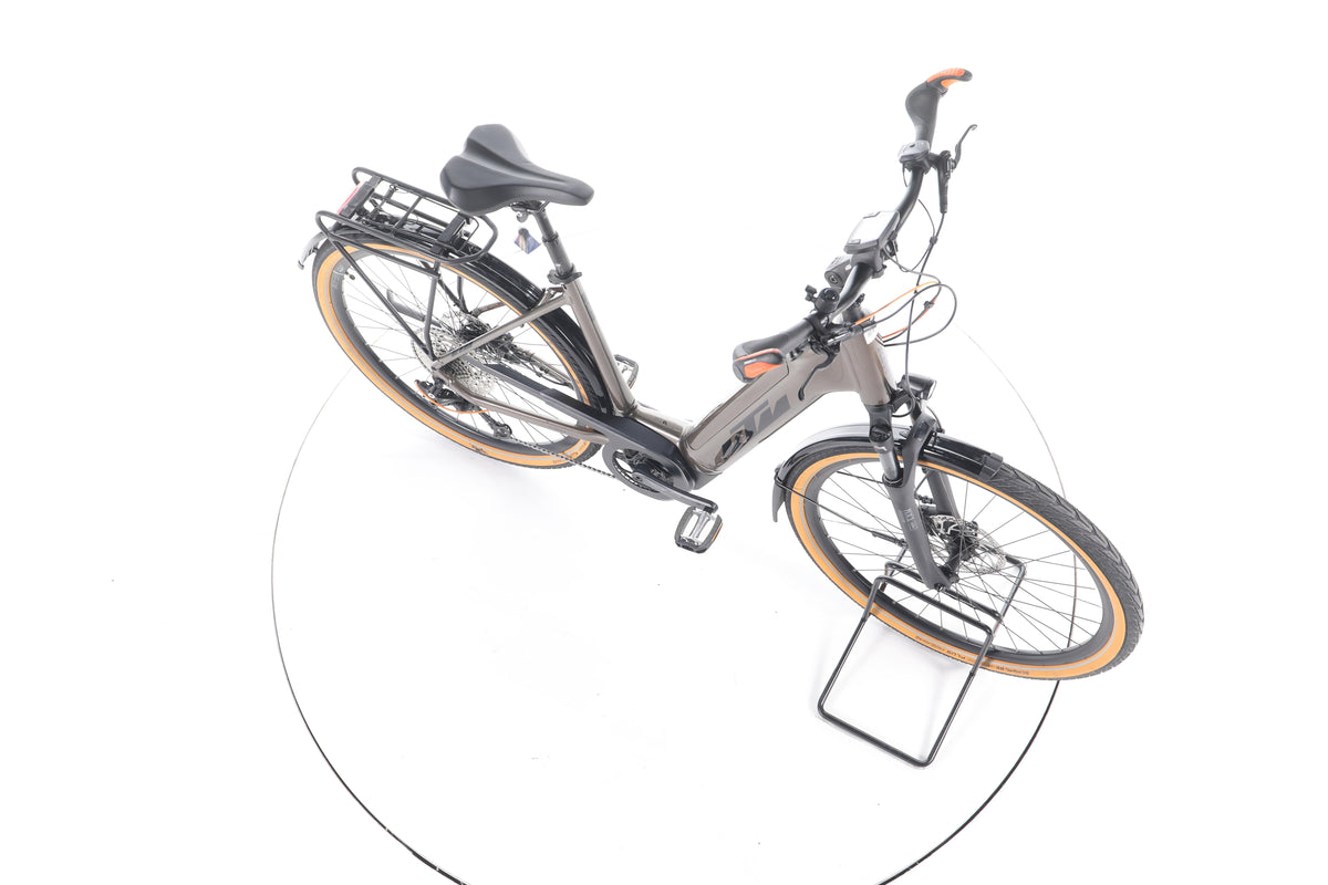 KTM Macina Ultimate Pro Trekking E-Bike Tiefeinsteiger - Image 14