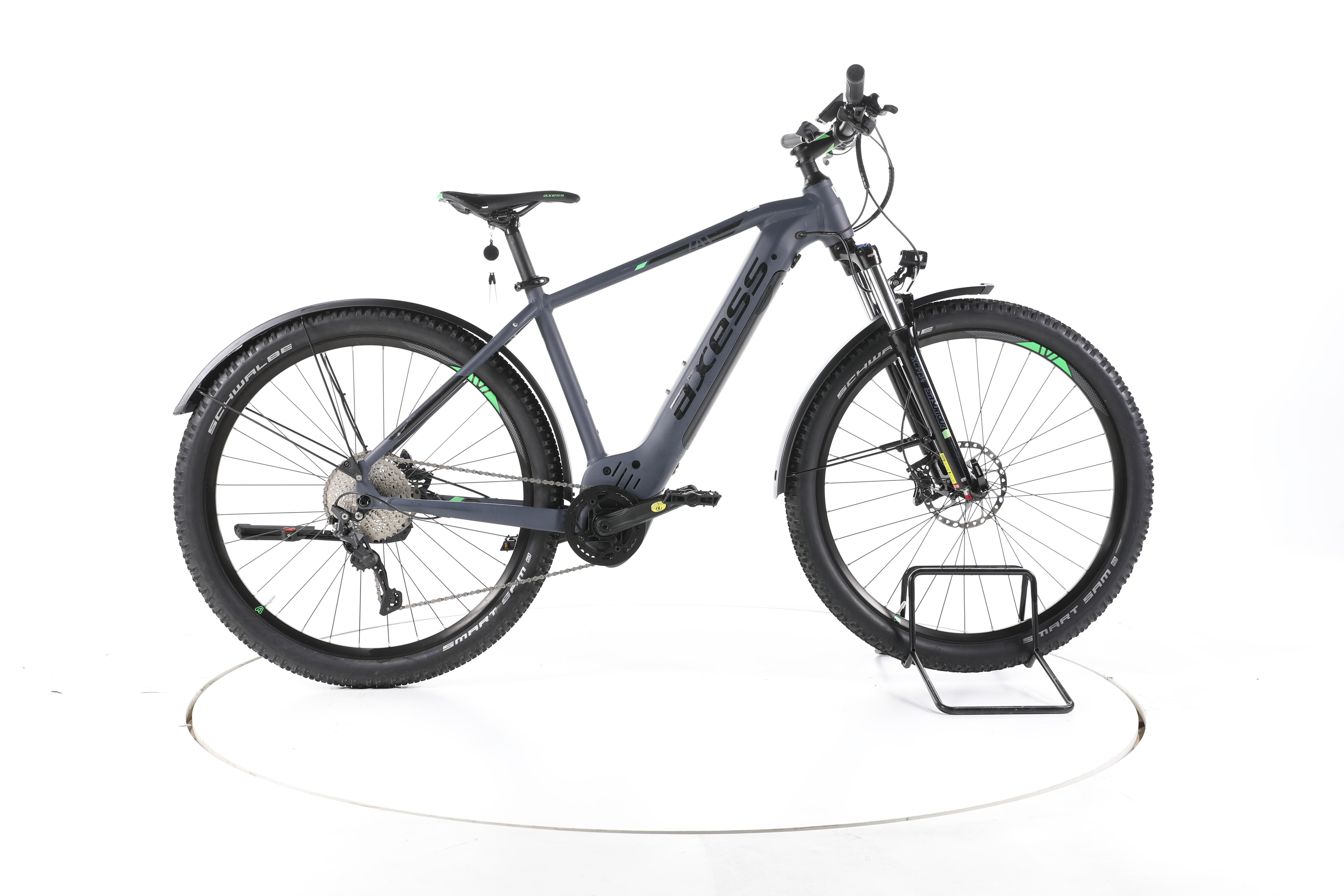 Axess Force Trekking E-Bike - Image 1