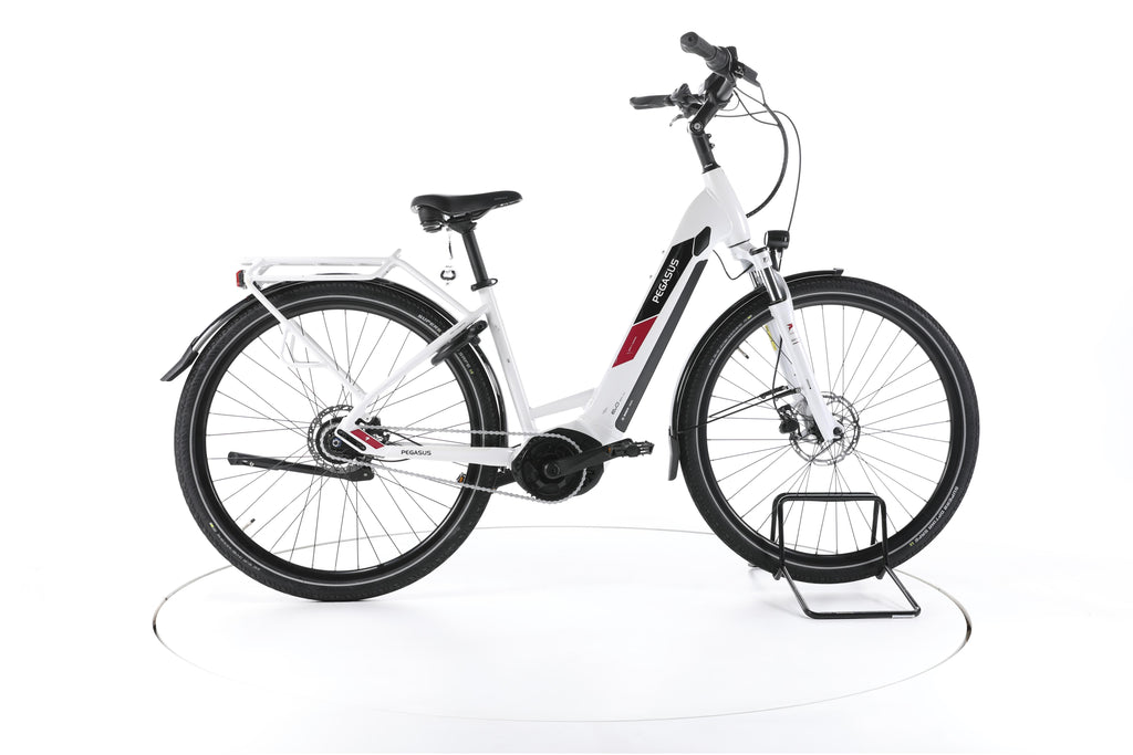 Pegasus Solero EVO 8R City E-Bike Tiefeinsteiger - Image 1