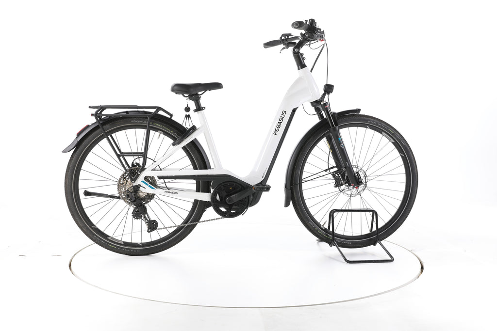Pegasus Premio EVO 11 "40 Years" Trekking E-Bike Tiefeinsteiger - Image 1