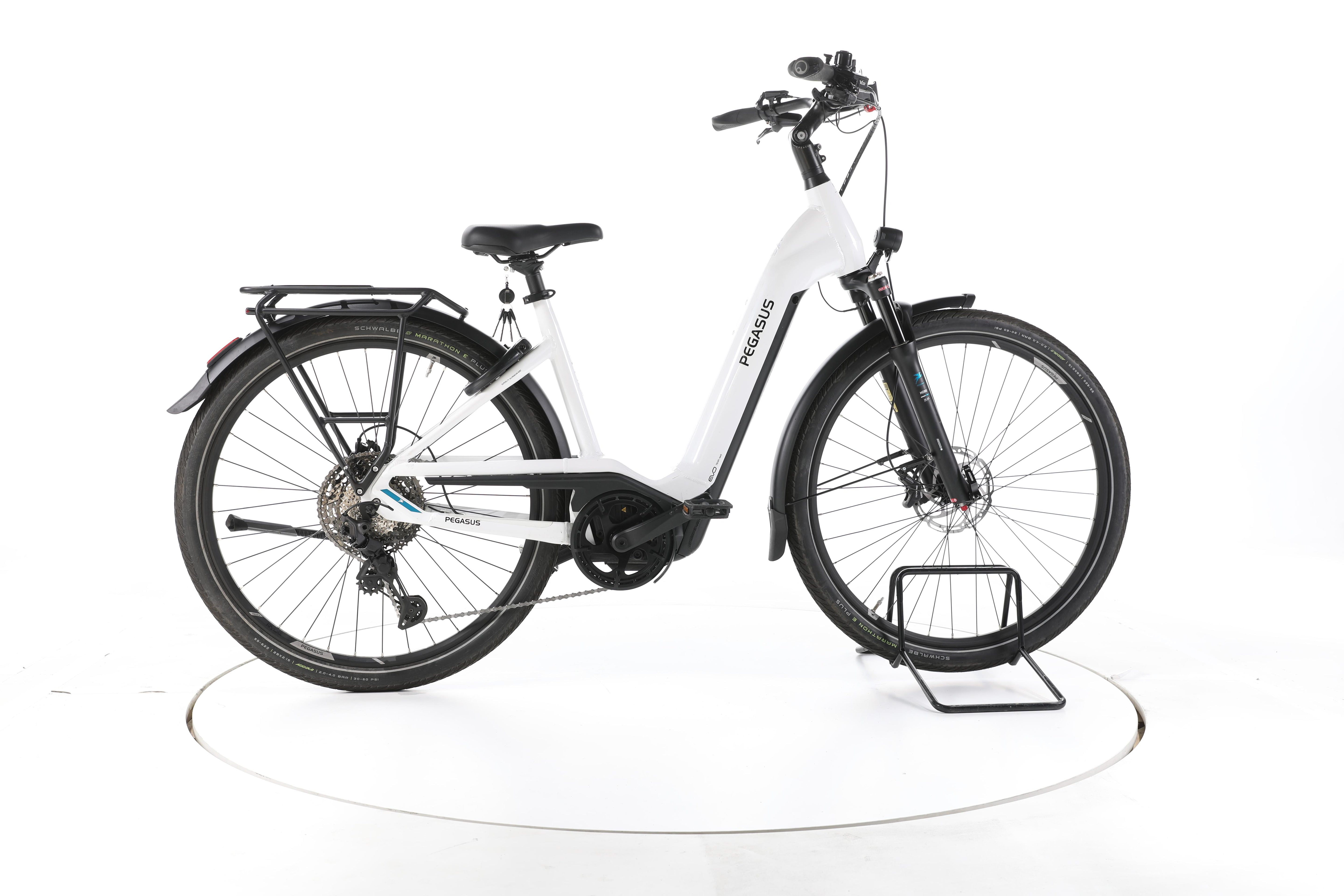 Pegasus Premio EVO 11 "40 Years" Trekking E-Bike Tiefeinsteiger - Image 1