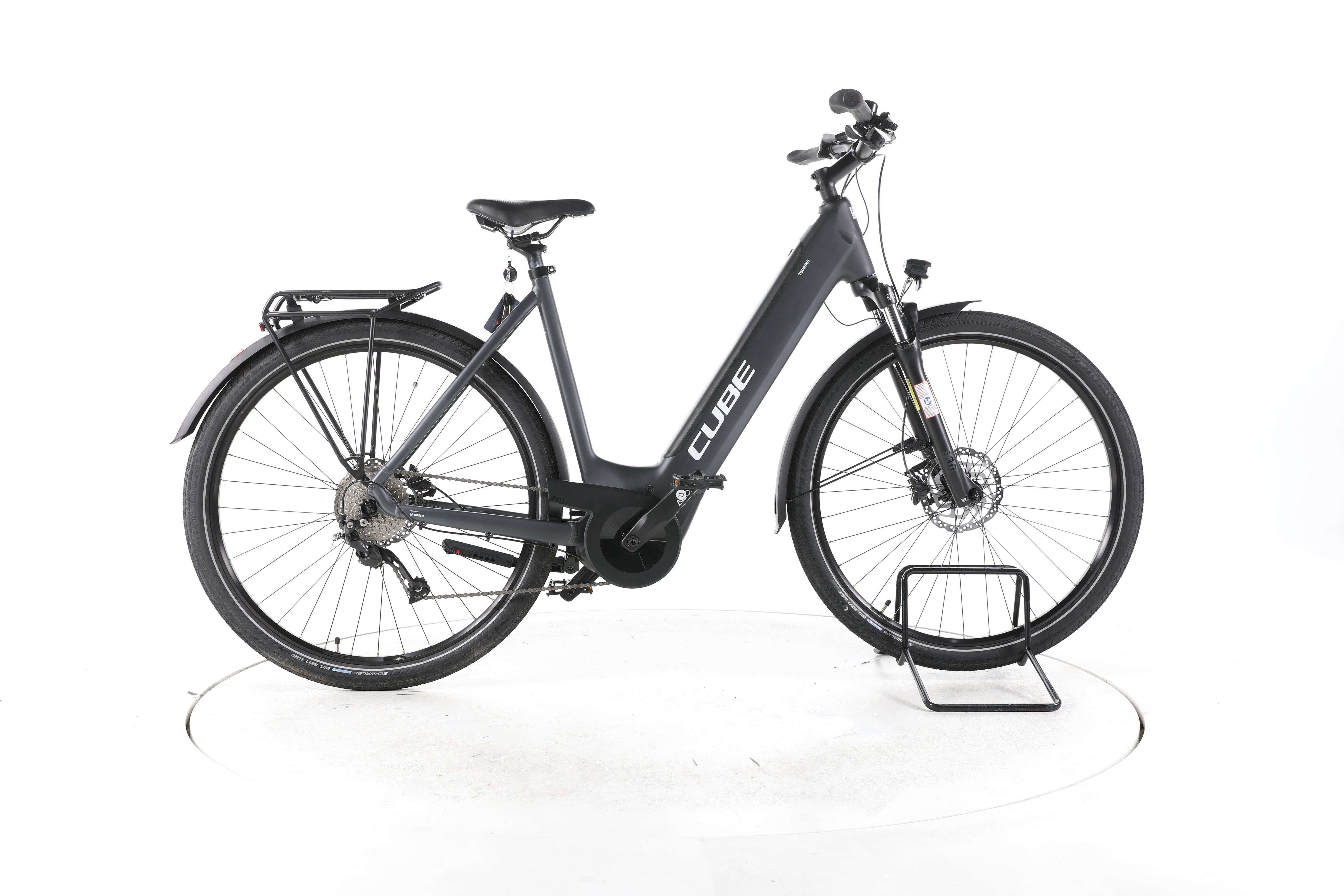 Cube Touring Hybrid ONE Trekking E-Bike Tiefeinsteiger - Image 1