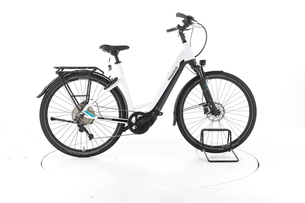 Pegasus Premio evo 10 Lite Trekking E-Bike Tiefeinsteiger - Image 1