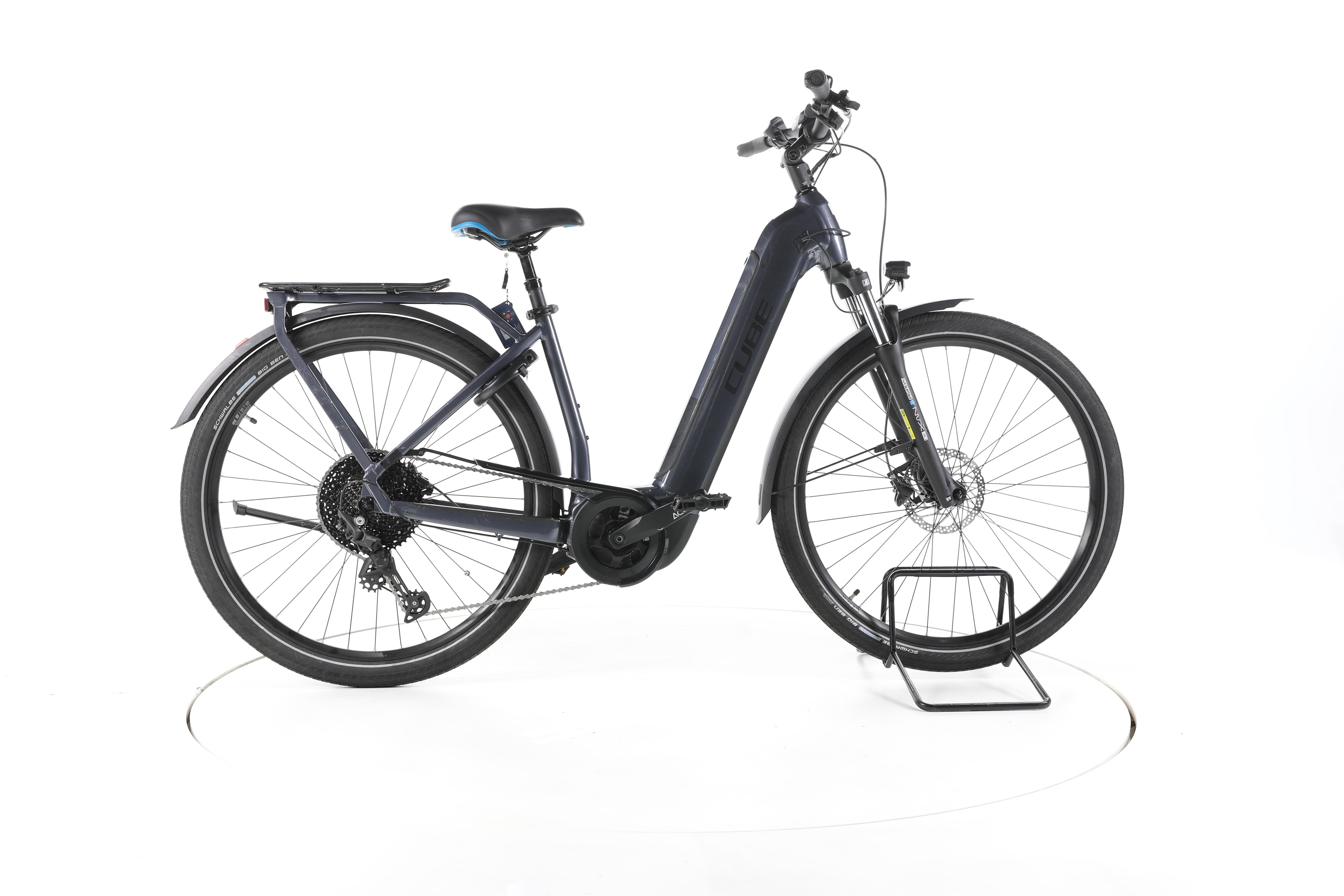 Cube Touring Hybrid Pro Trekking E-Bike Tiefeinsteiger - Image 1
