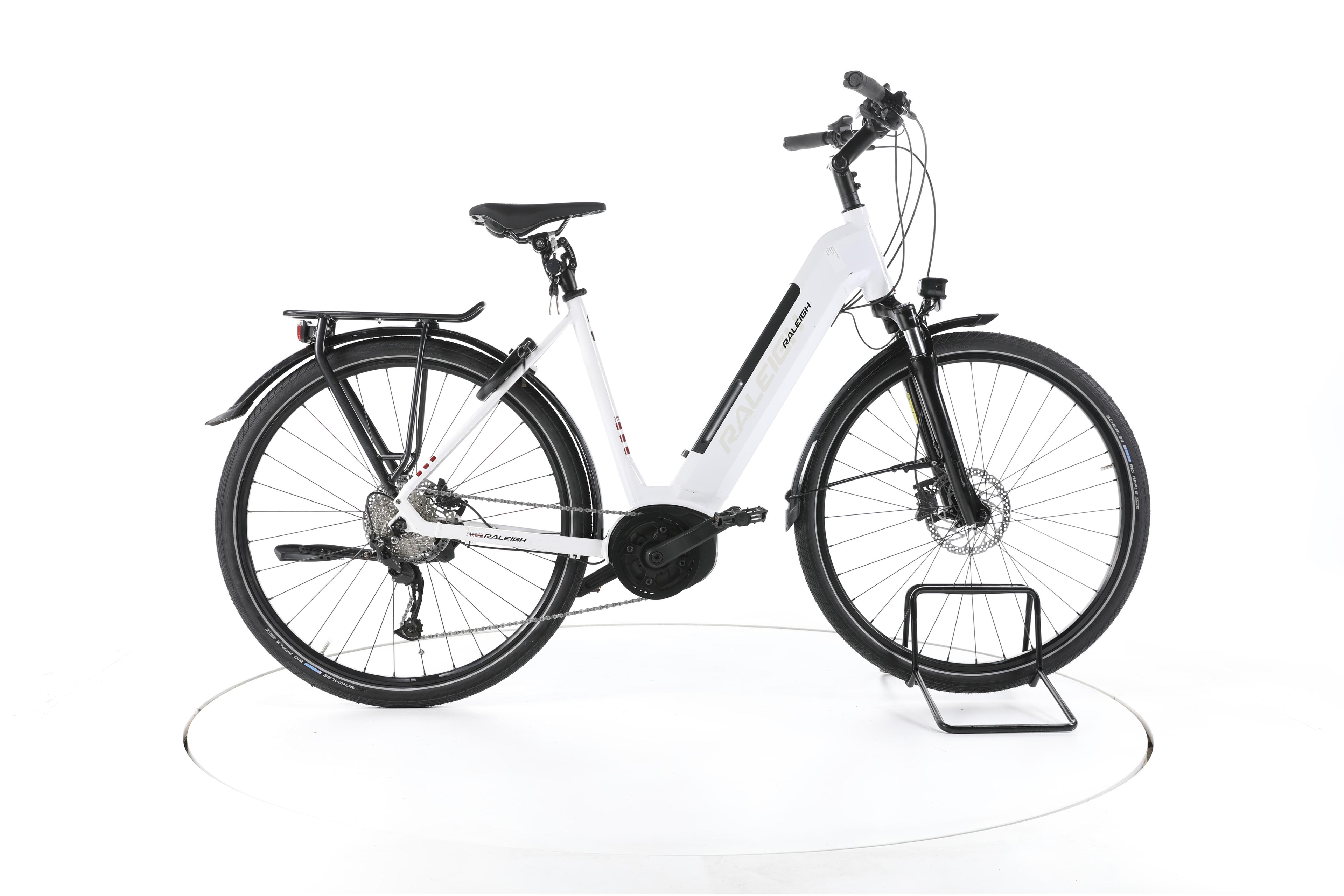 Raleigh Kent 9 Trekking E-Bike Tiefeinsteiger - Image 1