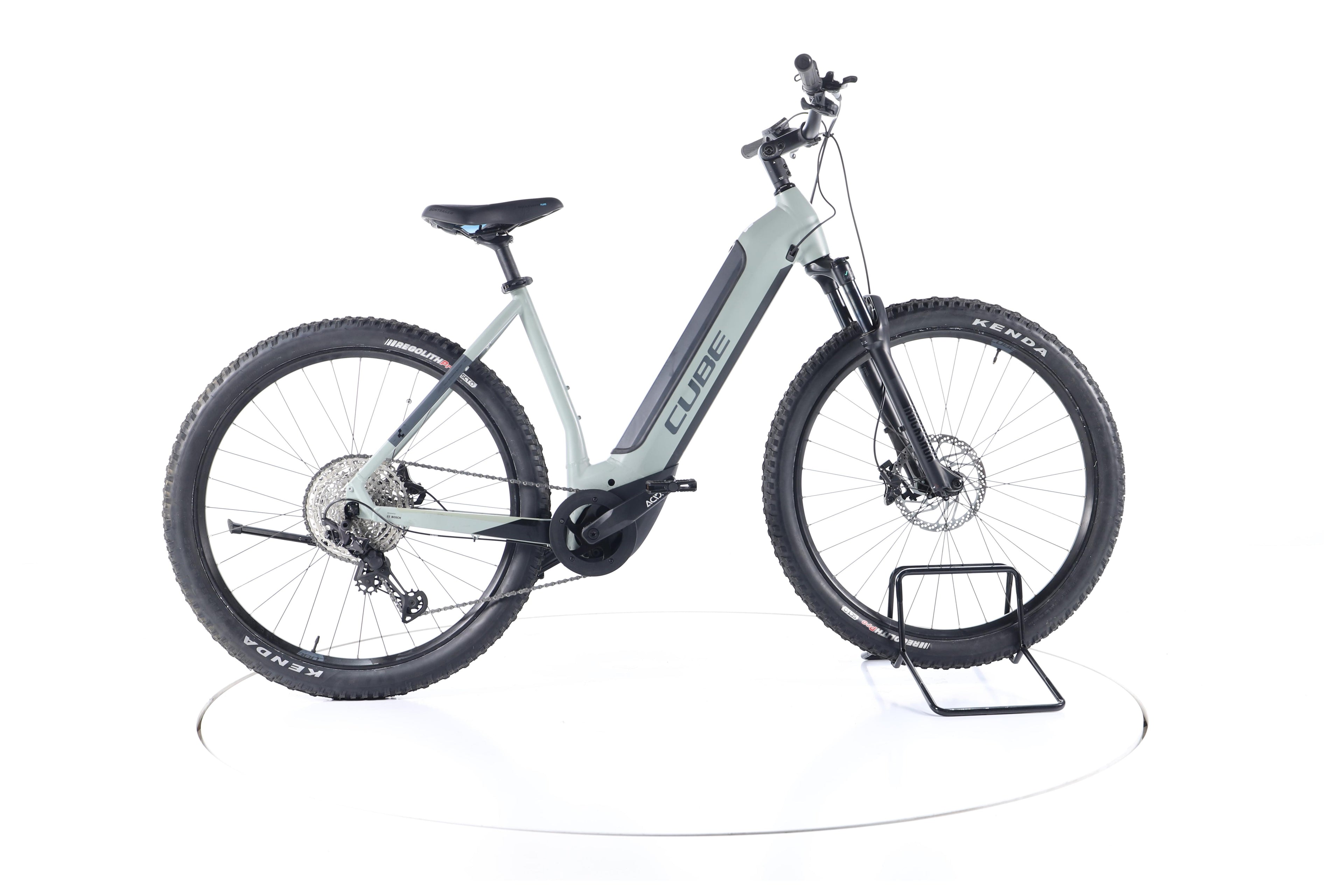 Cube Reaction Hybrid Race Trekking E-Bike Tiefeinsteiger - Image 1