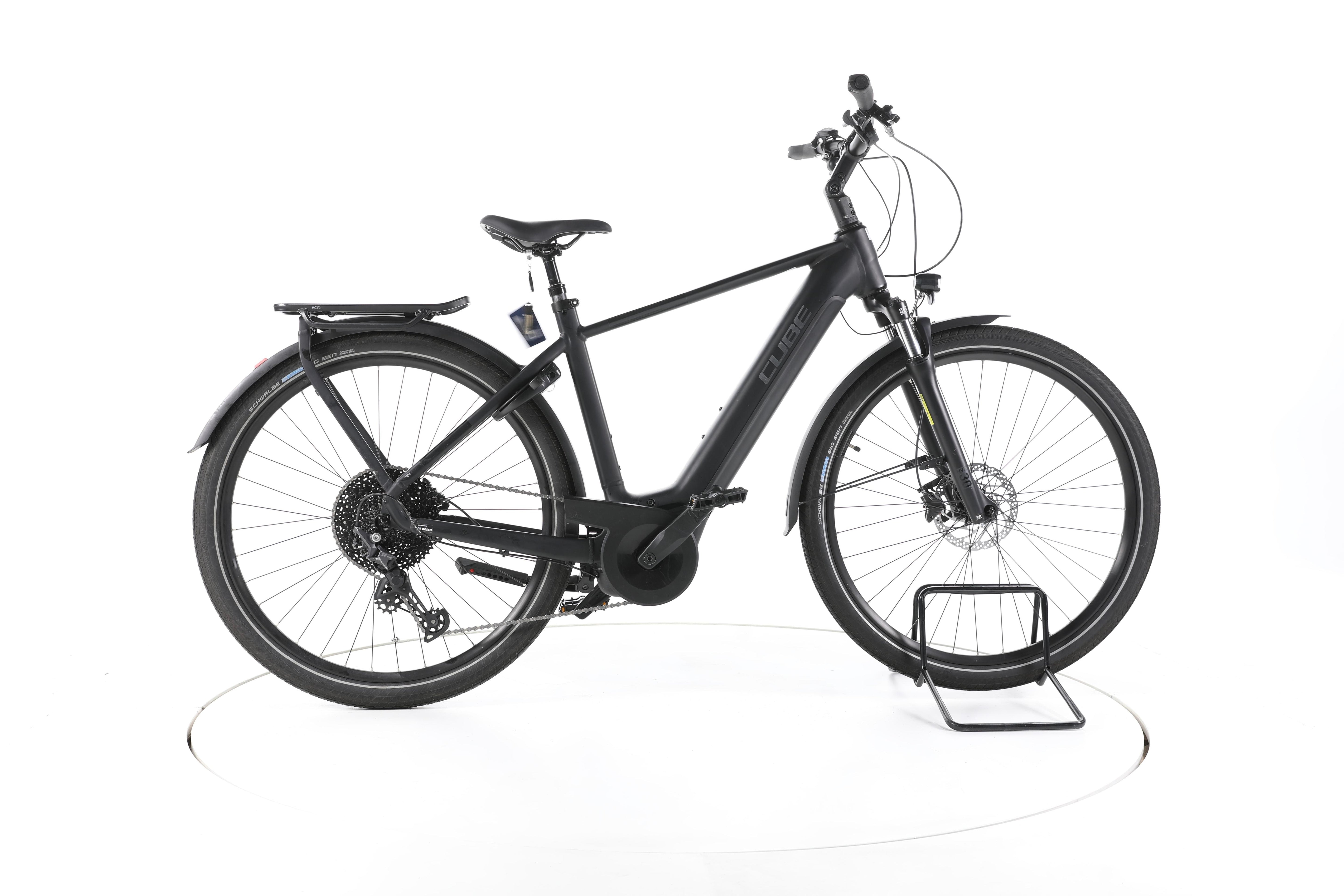 Cube Touring Hybrid Pro Trekking E-Bike 2023 - Image 1