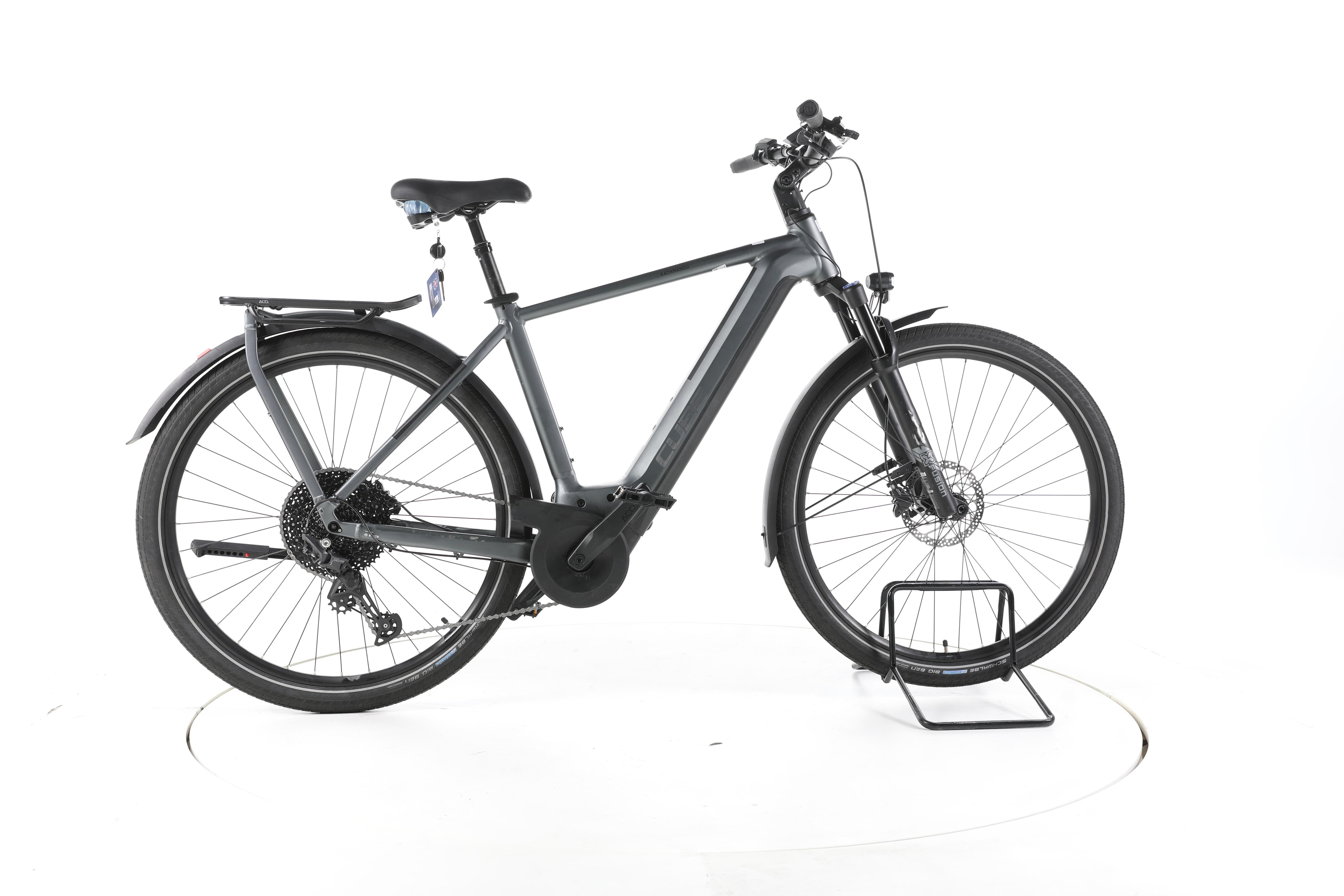 Cube Kathmandu Hybrid Pro Trekking E-Bike - Image 1