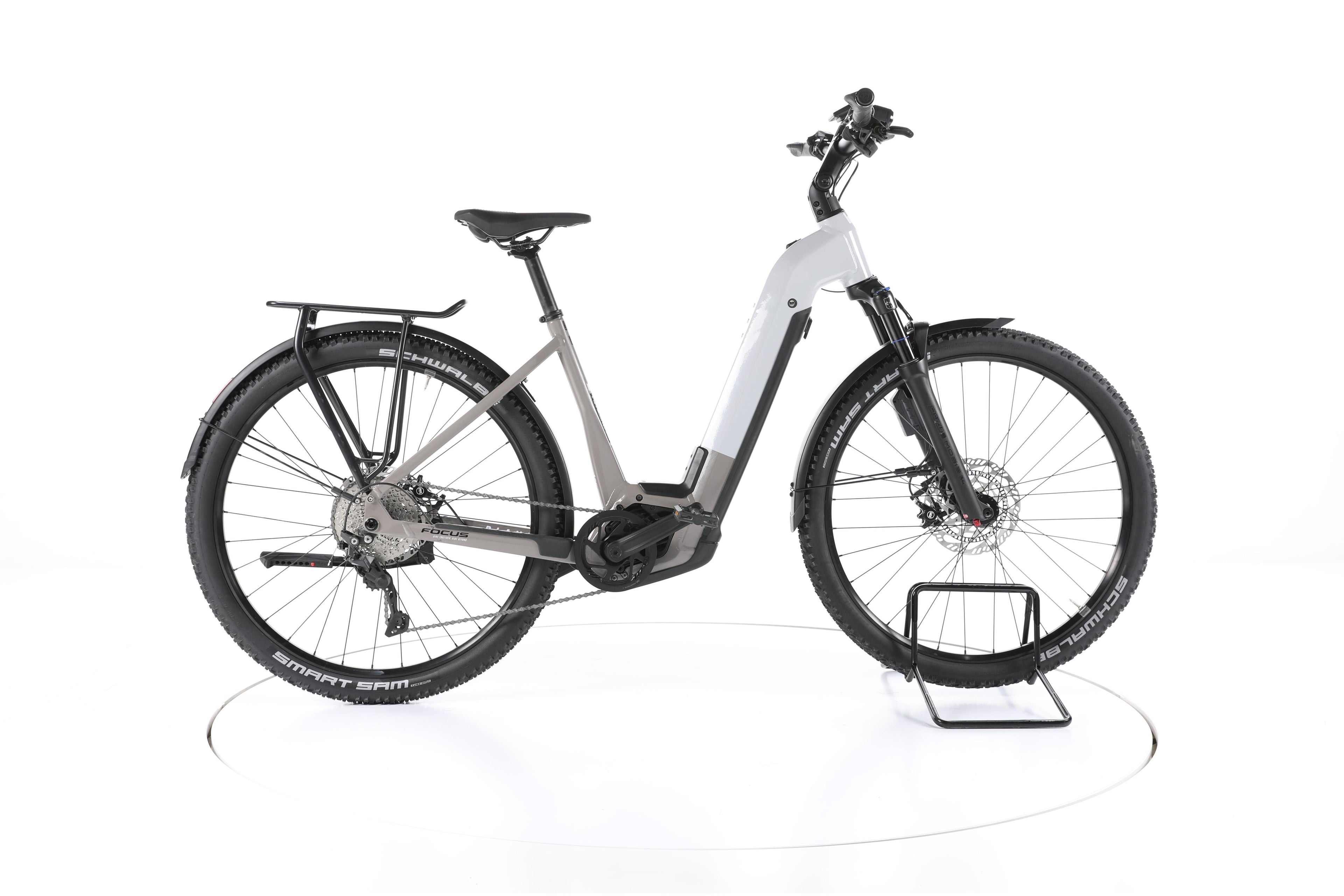 Focus Planet² 6.8 Trekking E-Bike Tiefeinsteiger 2023 - Image 1