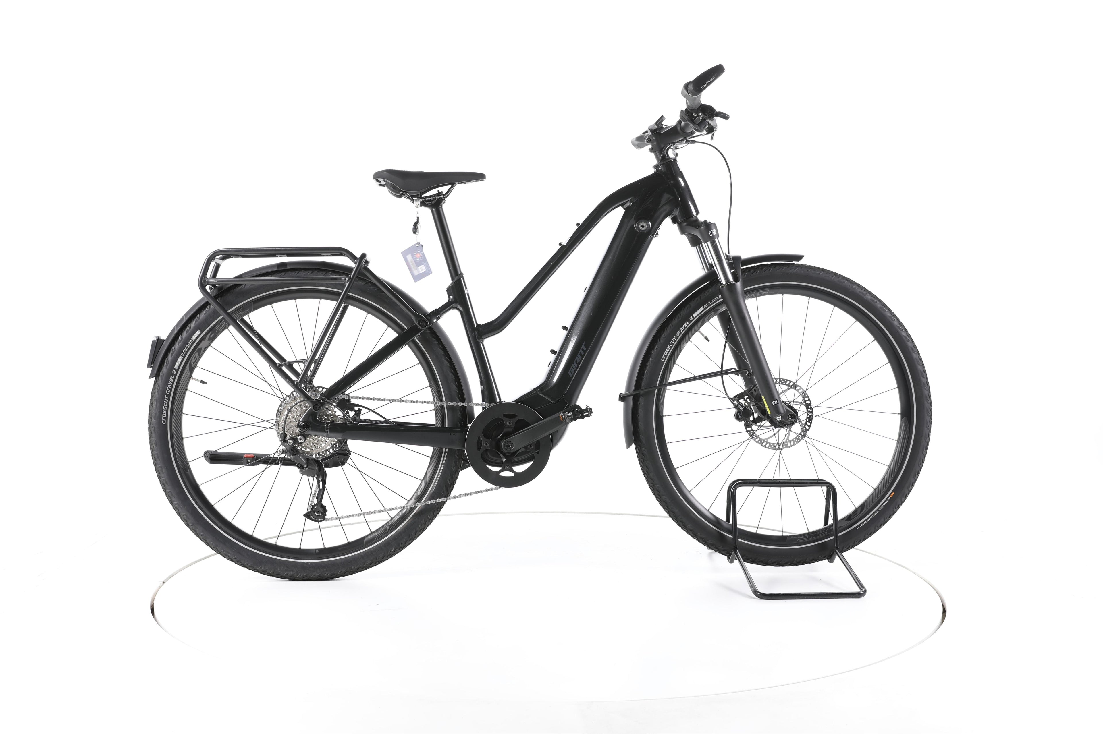 Giant Explore E+ 2 Trekking E-Bike - Image 1