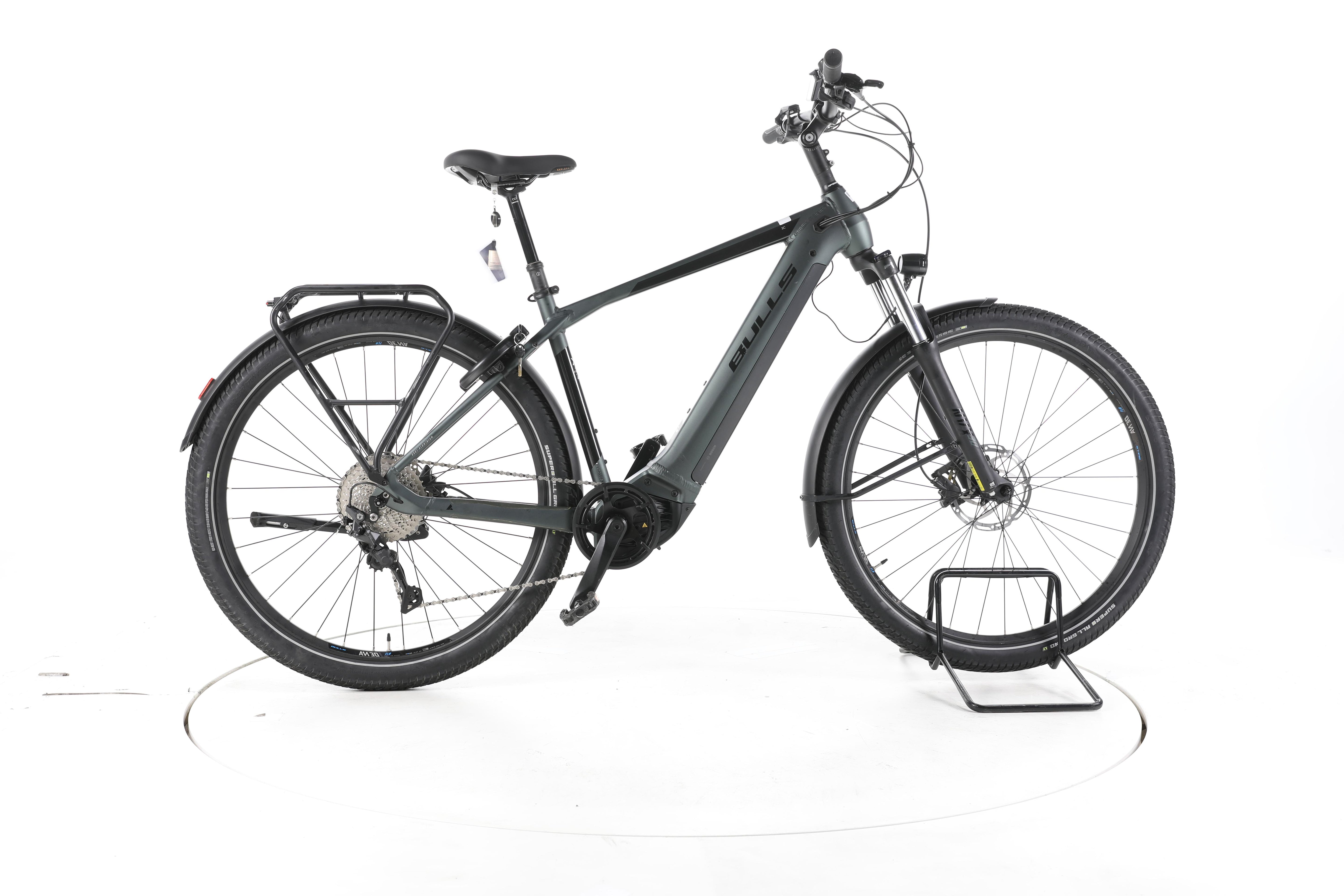 Bulls Iconic EVO 1 Trekking E-Bike - Image 1