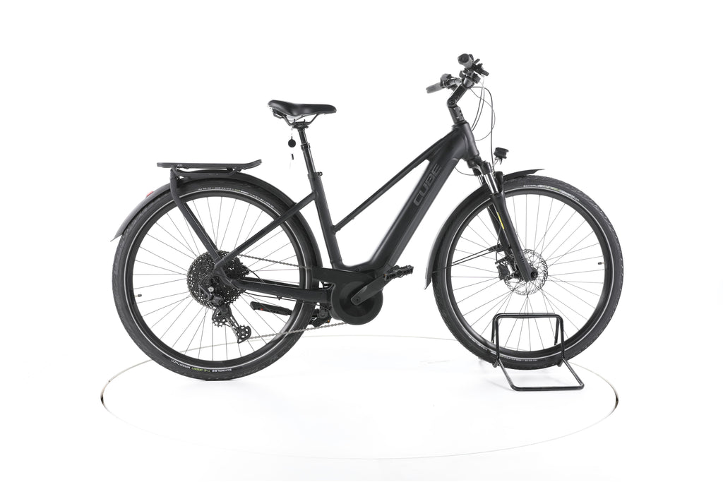 Cube Touring Hybrid Pro Trekking E-Bike 2023 - Image 1