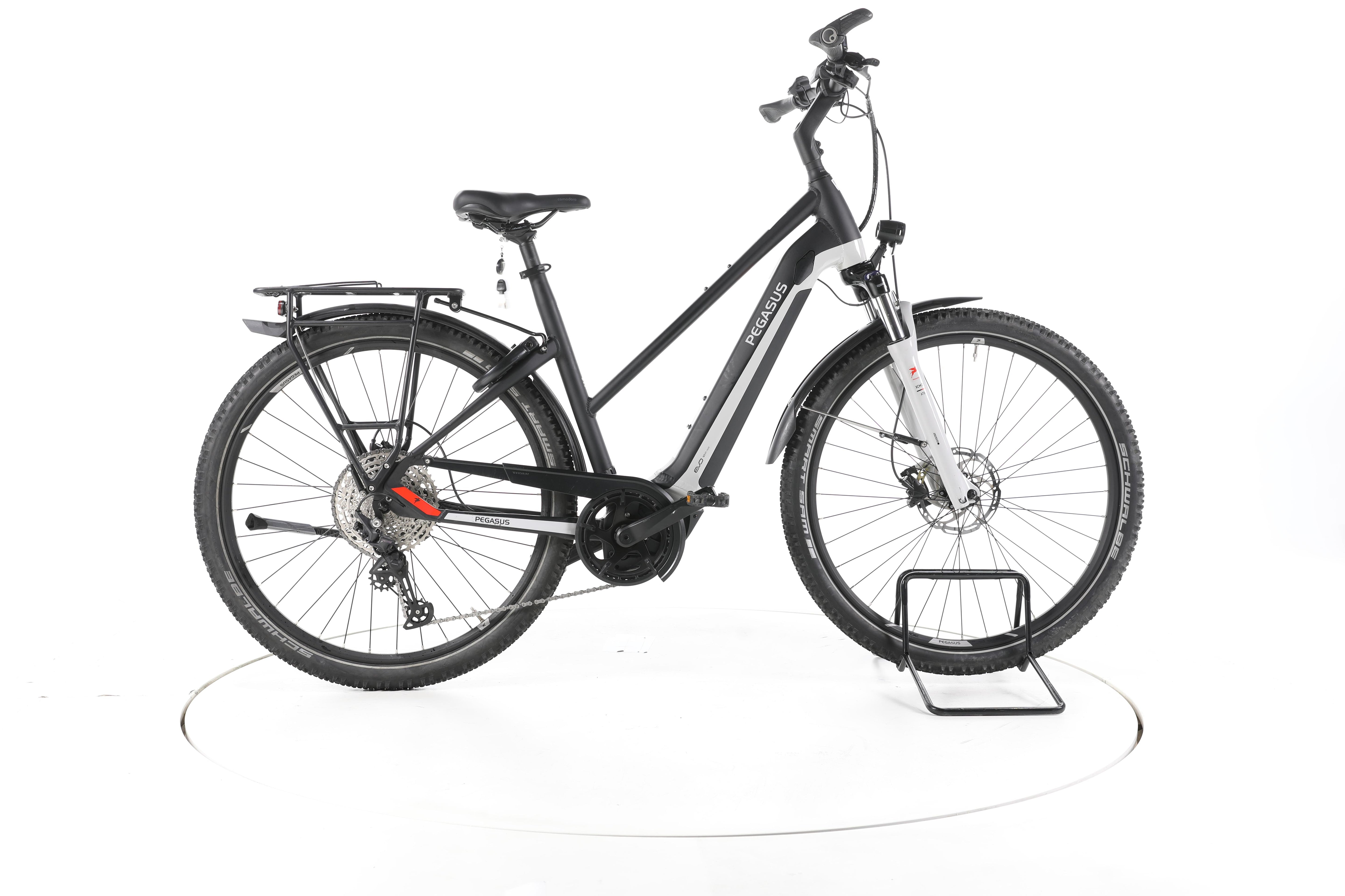 Pegasus Premio EVO 12 Lite Cross Trekking E-Bike - Image 1