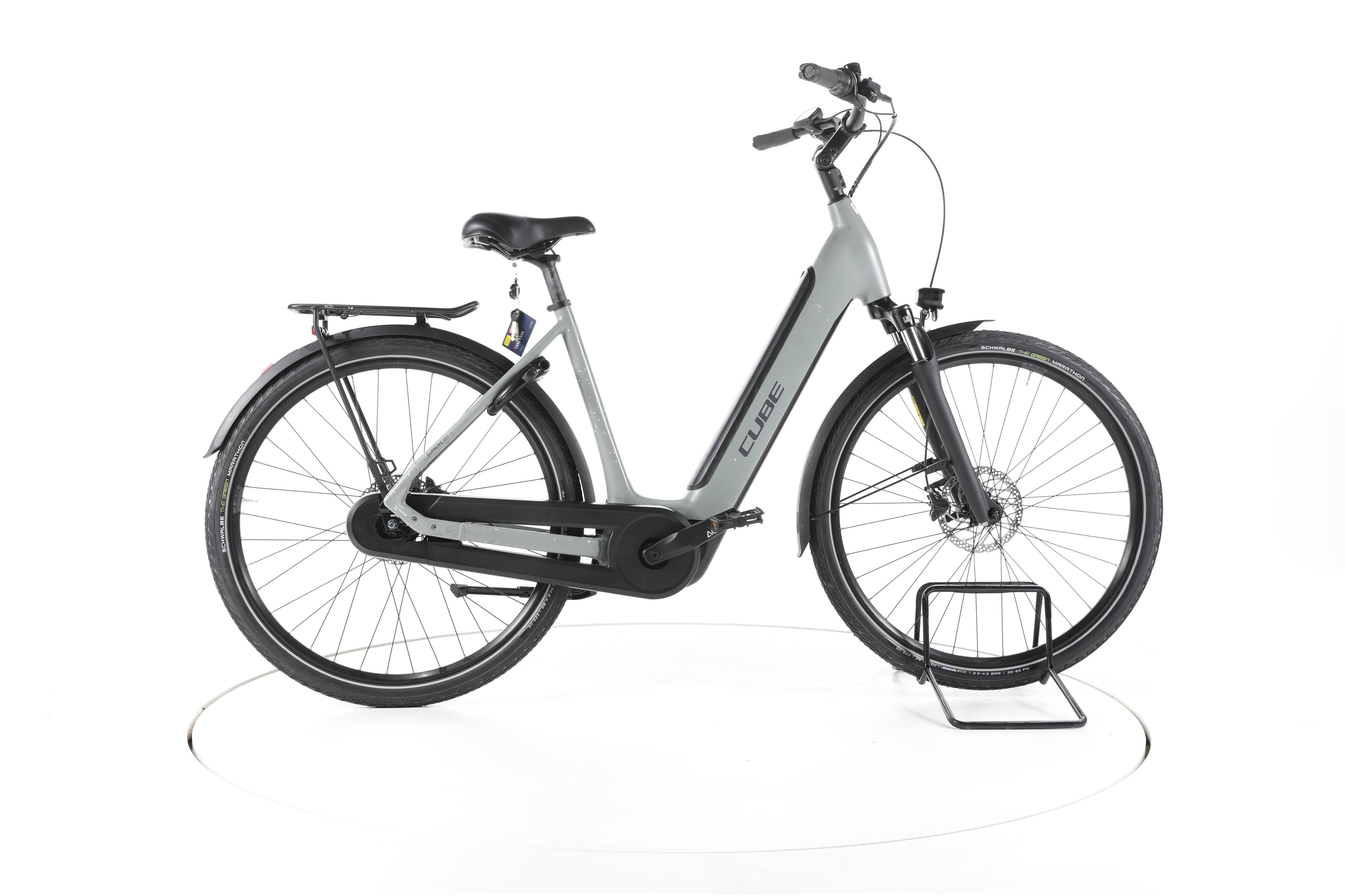 Cube Supreme Hybrid ONE Trekking E-Bike Tiefeinsteiger - Image 1