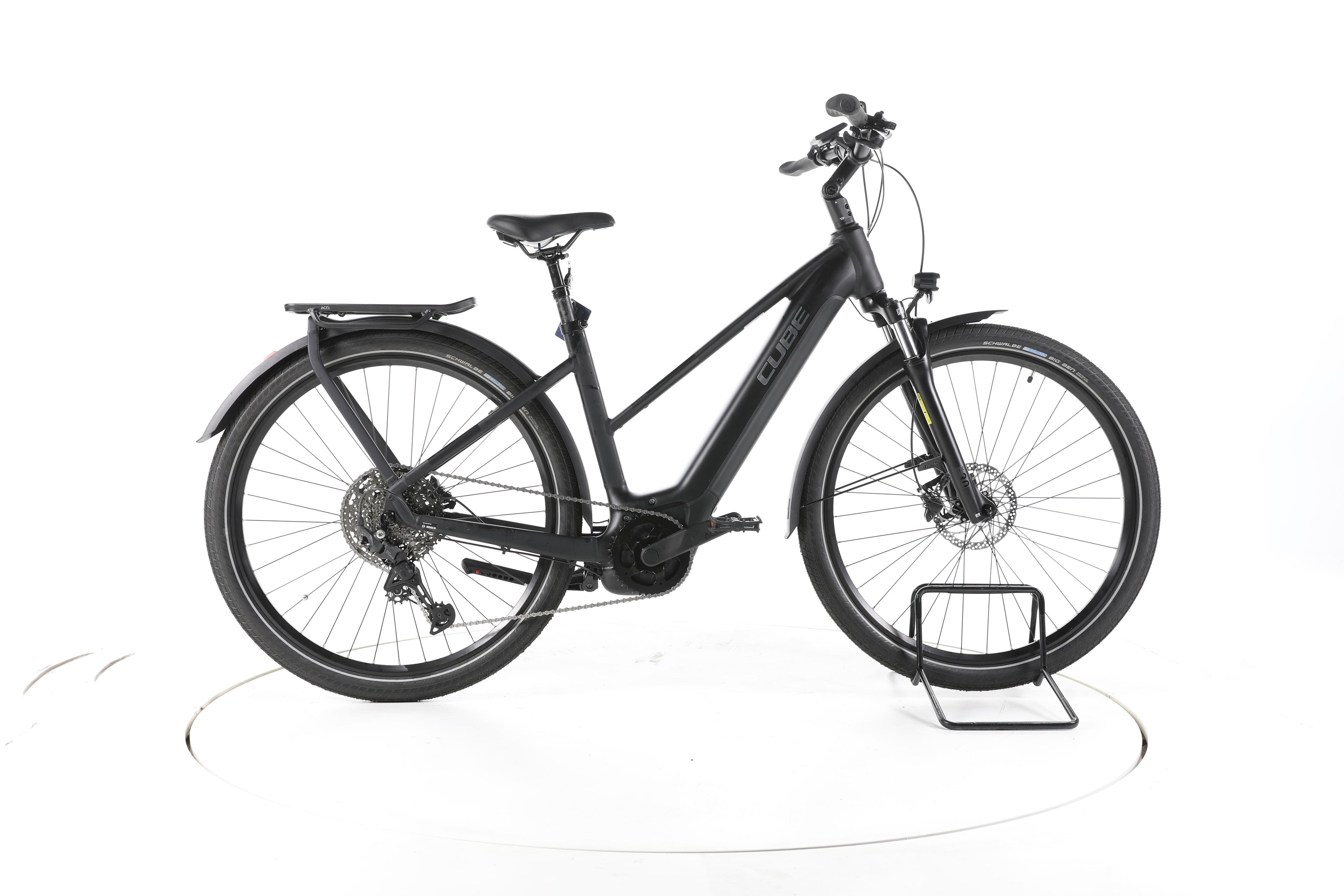 Cube Touring Hybrid Pro Trekking E-Bike 2024 - Image 1