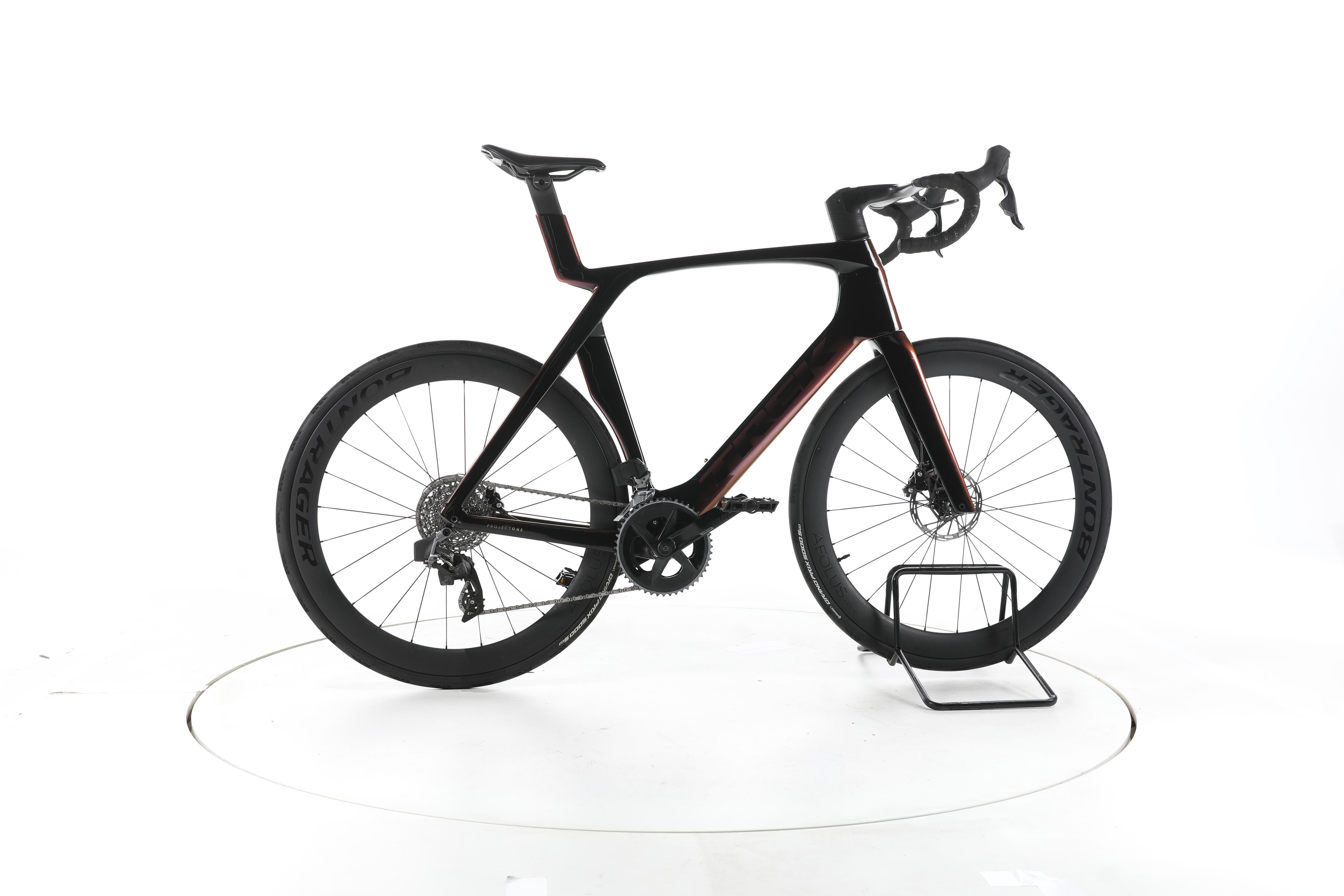 Trek Madone SLR 6 AXS Gen 7 - Image 1