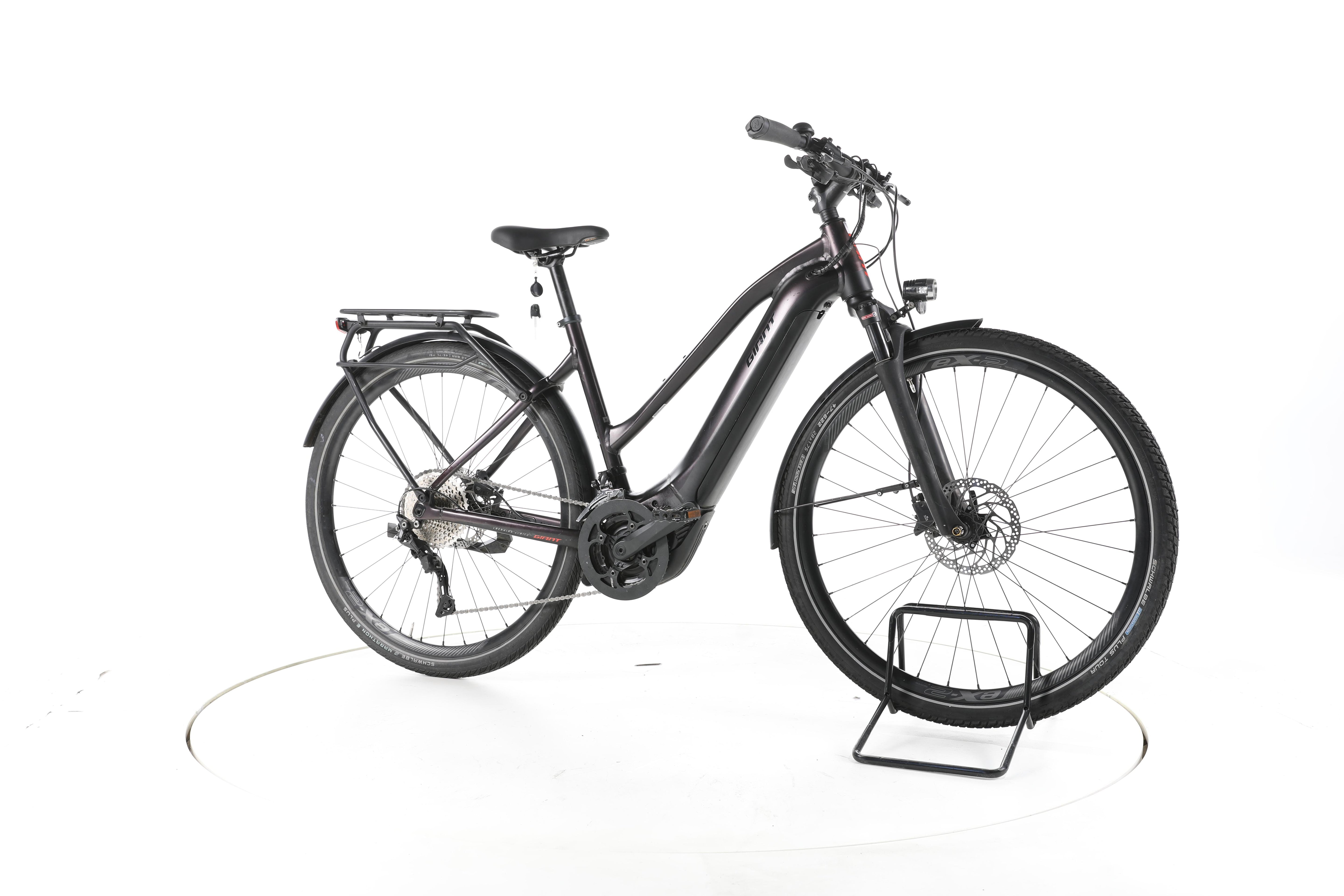 Giant Explore E+ Pro 1 Trekking E-Bike - Image 2