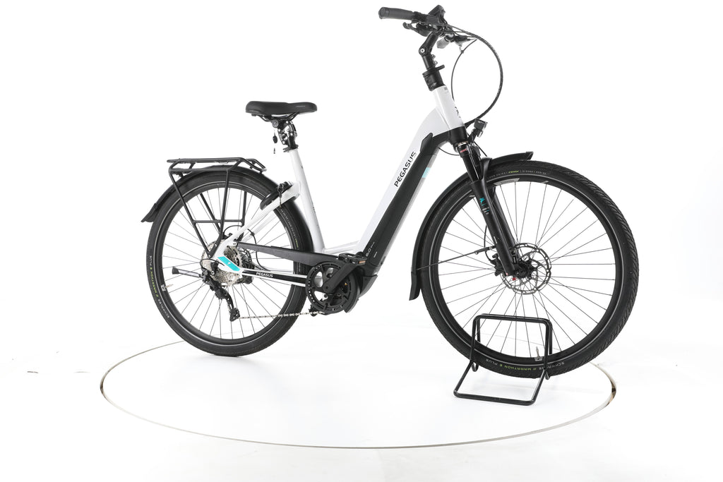 Pegasus Premio Evo Lite Comfort Trekking E-Bike Tiefeinsteiger - Image 2
