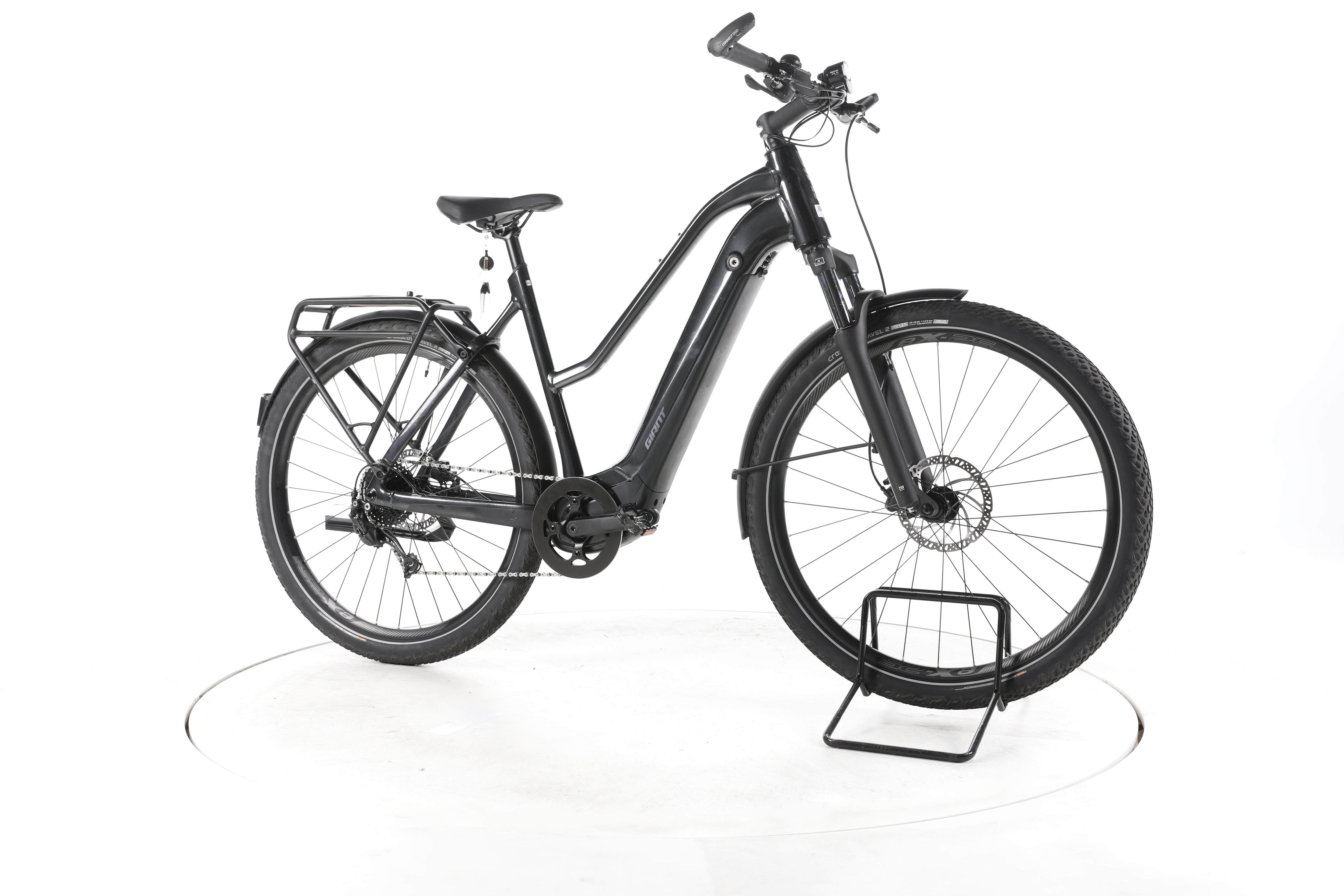 Giant Explore E+ 2 Trekking E-Bike - Image 2