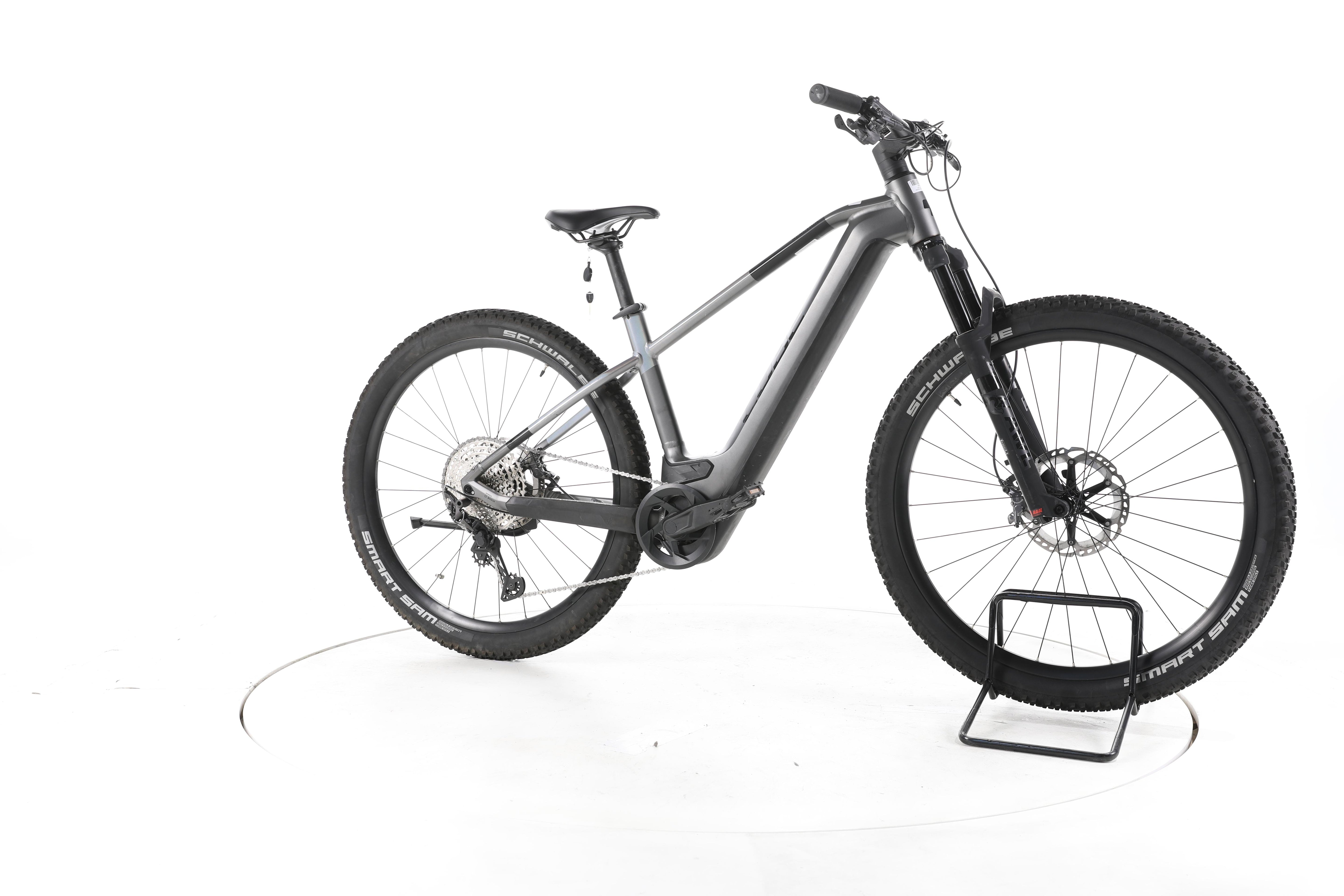 Cube Reaction Hybrid SLT Trekking E-Bike - Image 2