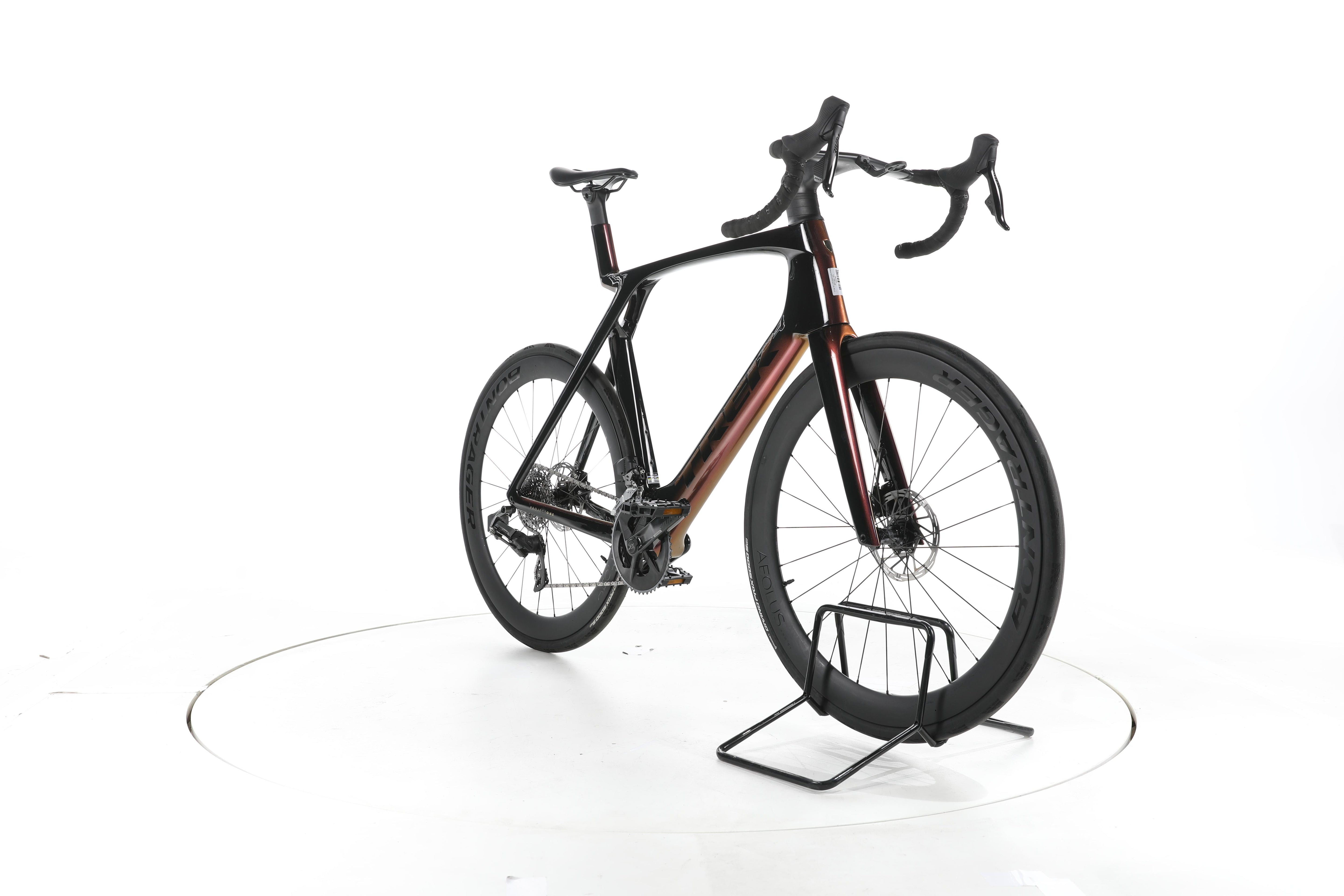 Trek Madone SLR 6 AXS Gen 7 - Image 3