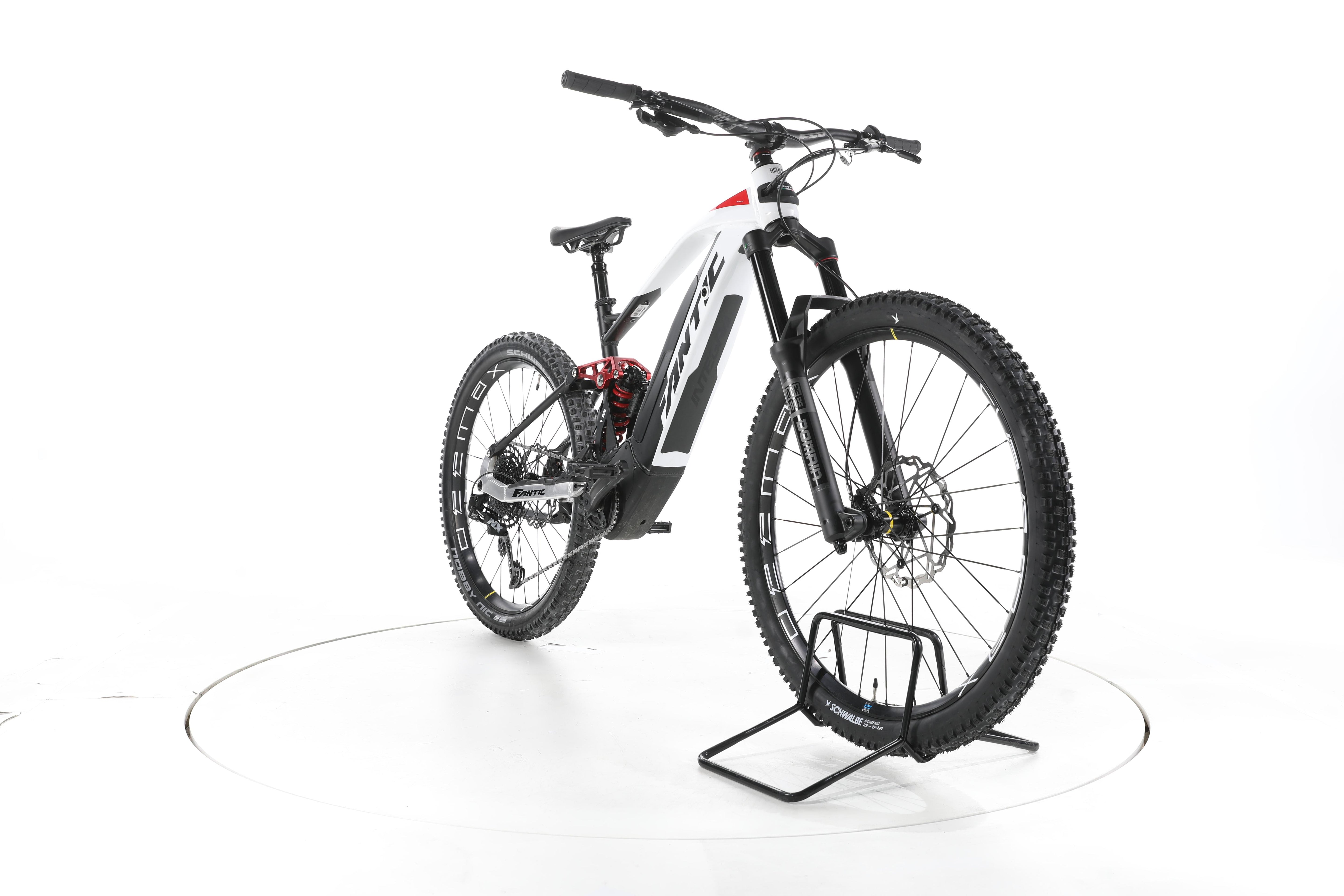 Fantic XEF 1.8 Sport Trekking E-Bike - Image 3