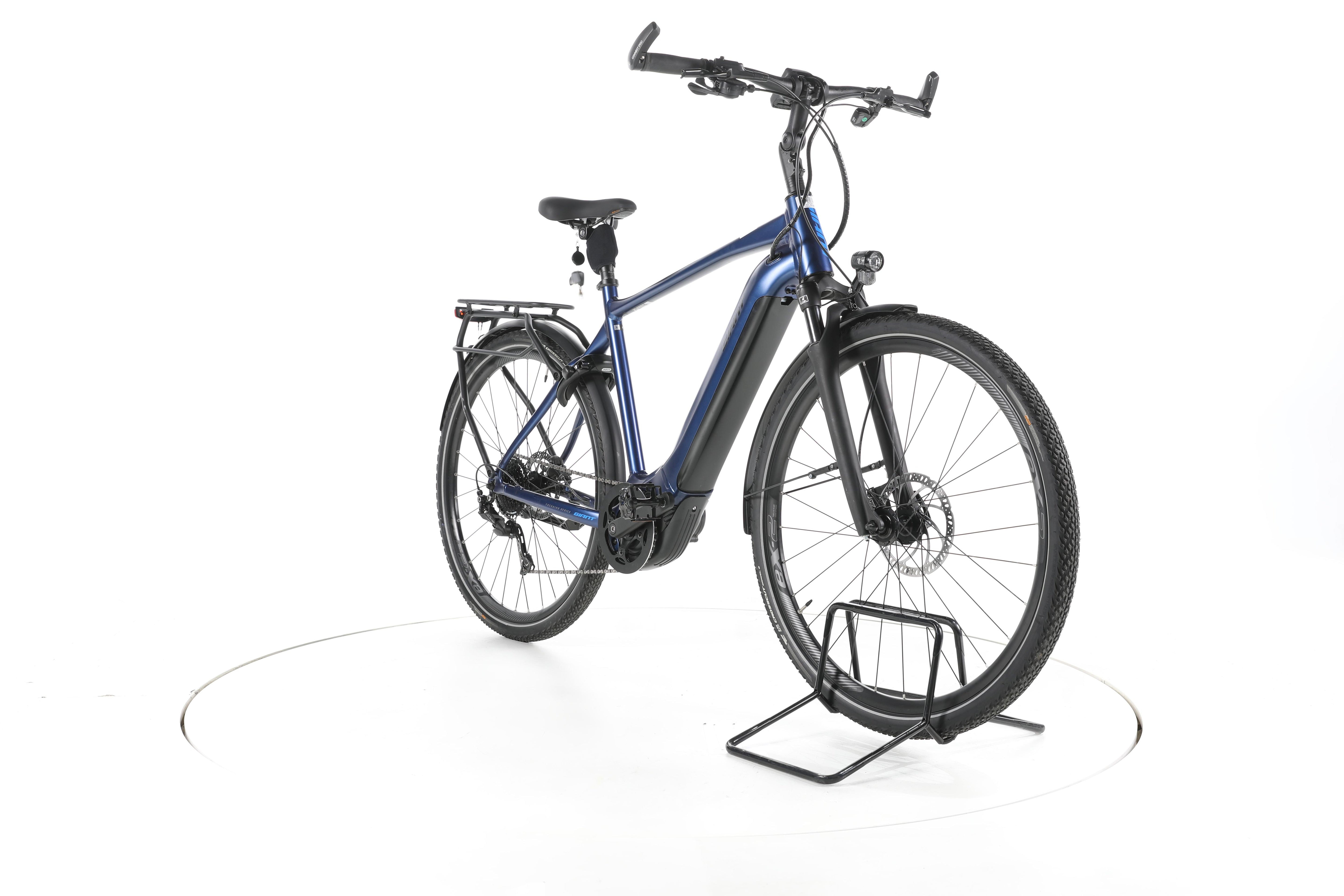 Giant Explore E+ 2 Trekking E-Bike - Image 3