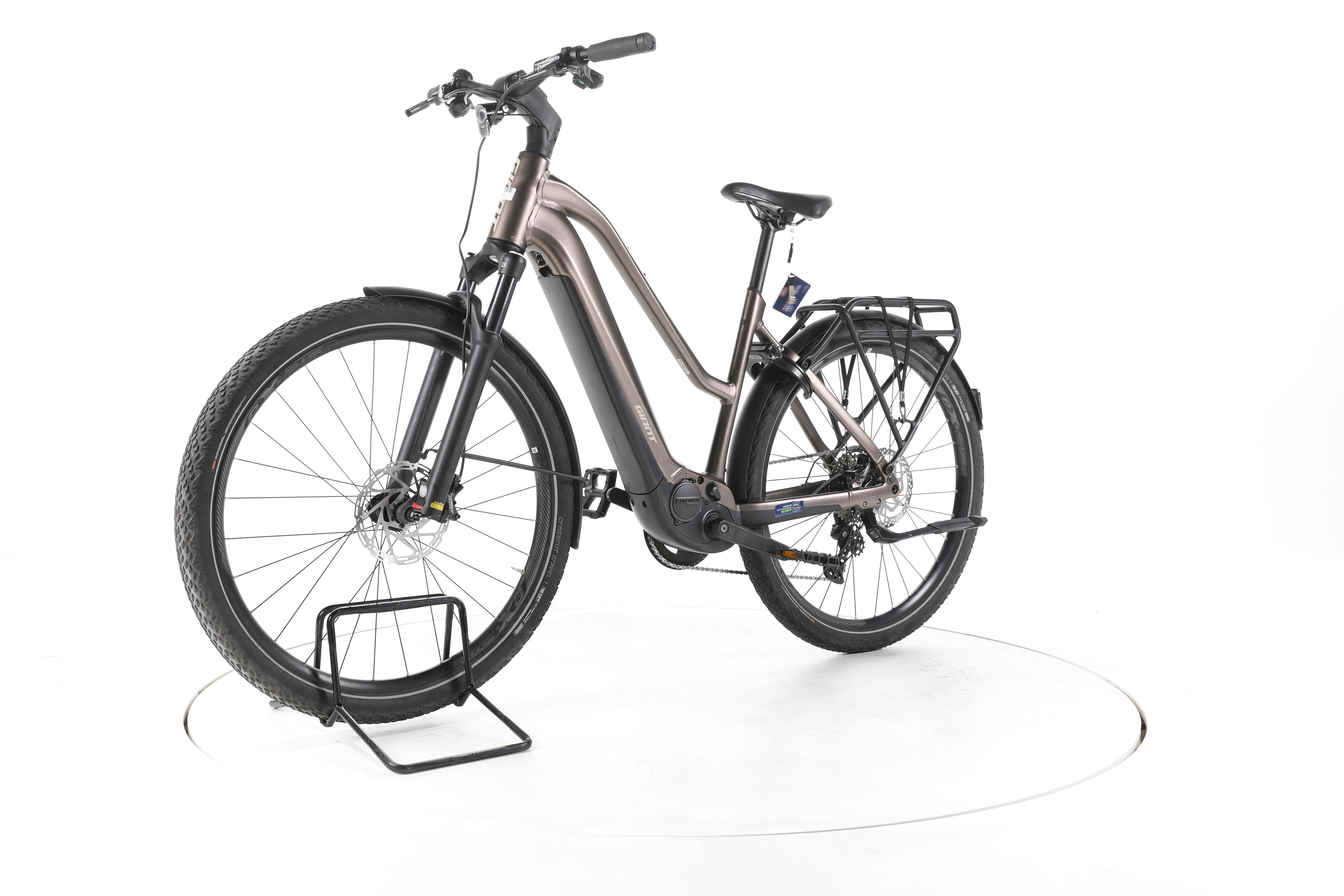 Giant Explore E+ Pro 1 Trekking E-Bike - Image 6