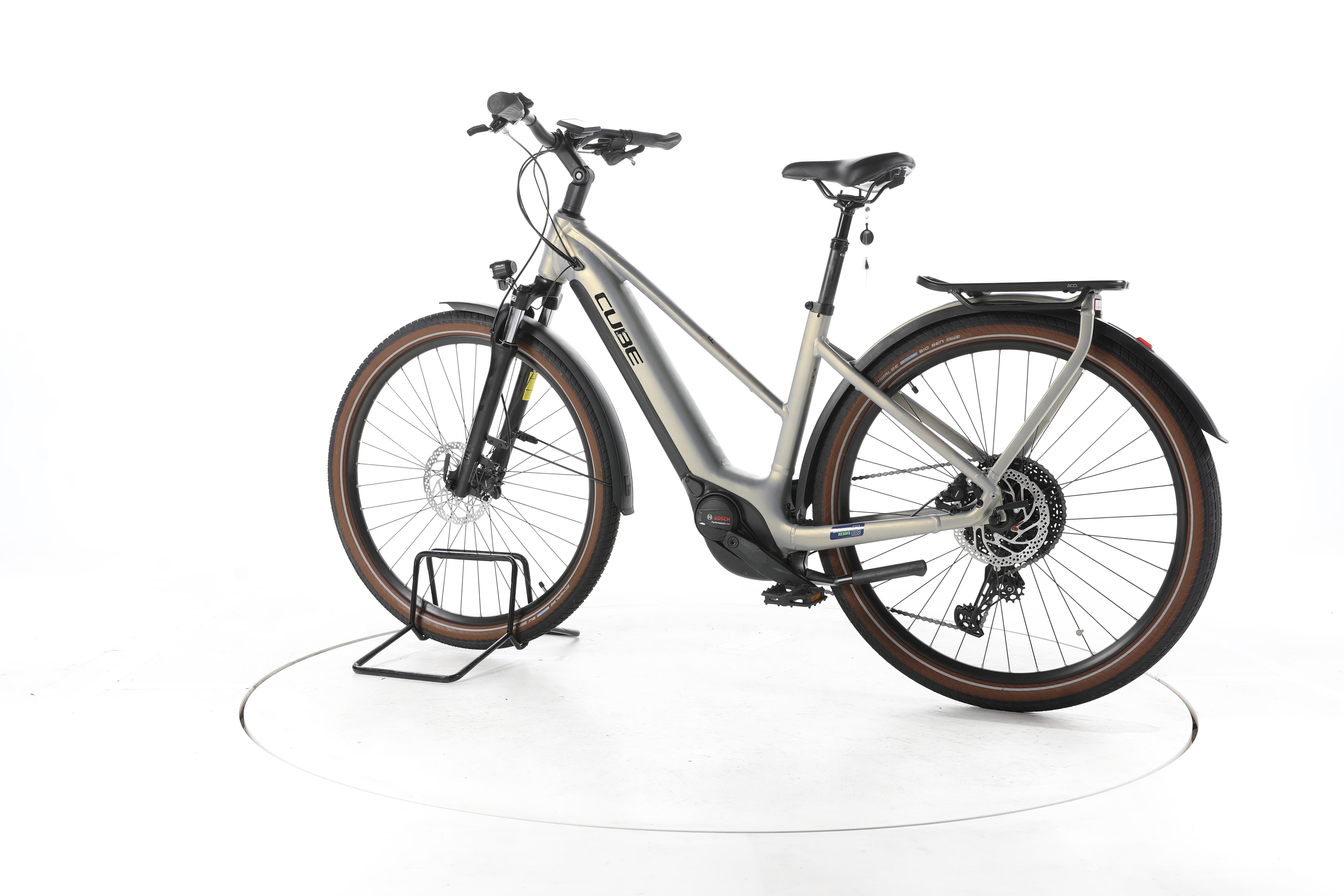 Cube Touring Hybrid Pro Trekking E-Bike - Image 8