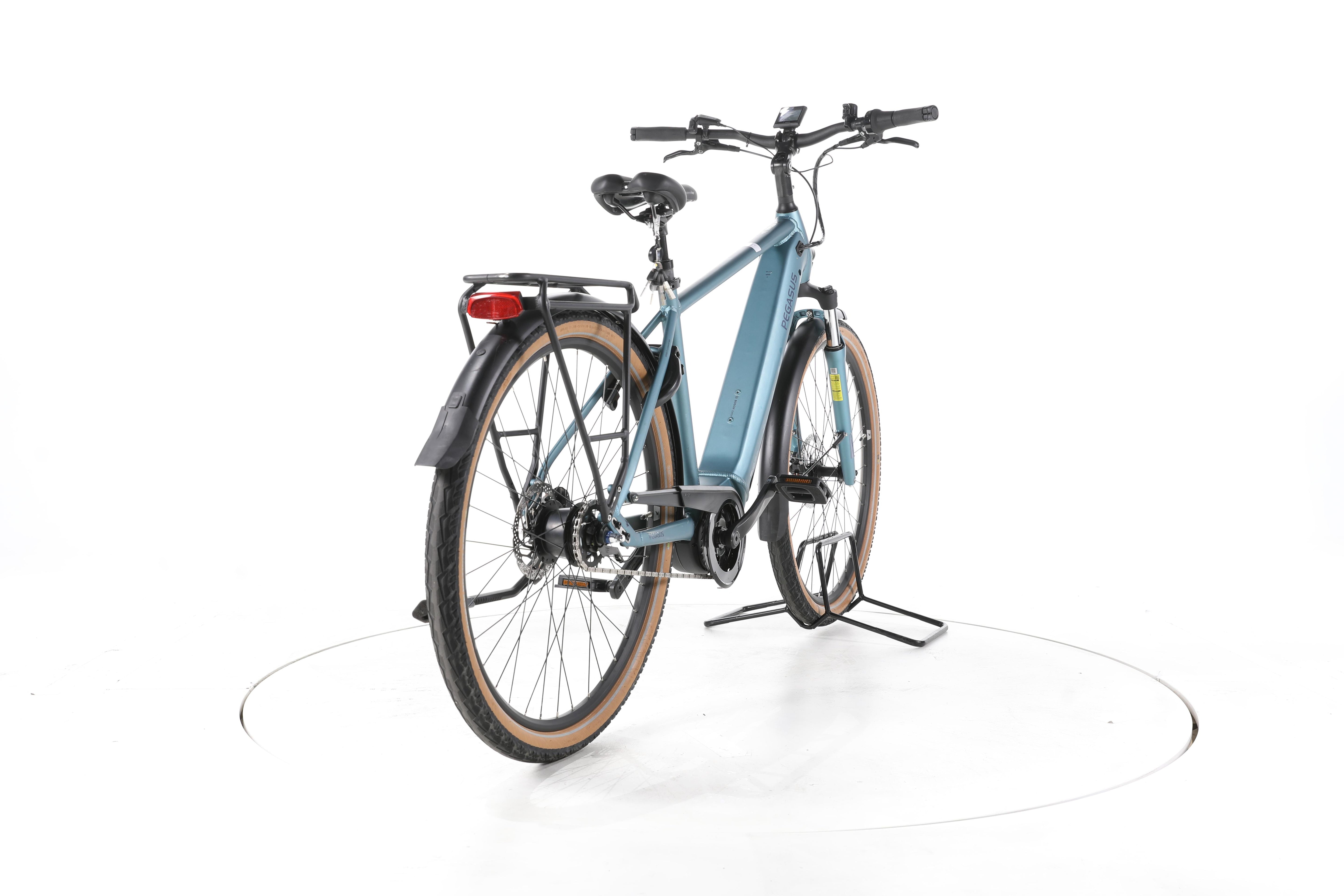 Pegasus Premio EVO 5F Trekking E-Bike - Image 11