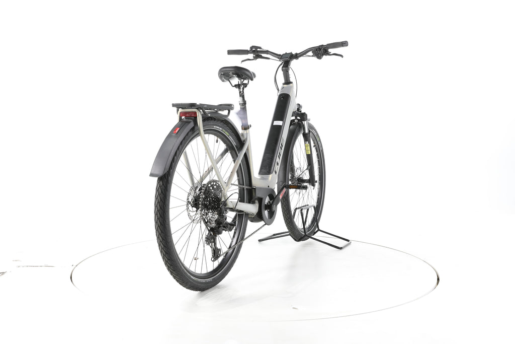 Cube Touring Hybrid Pro Trekking E-Bike Tiefeinsteiger 2024 - Image 11