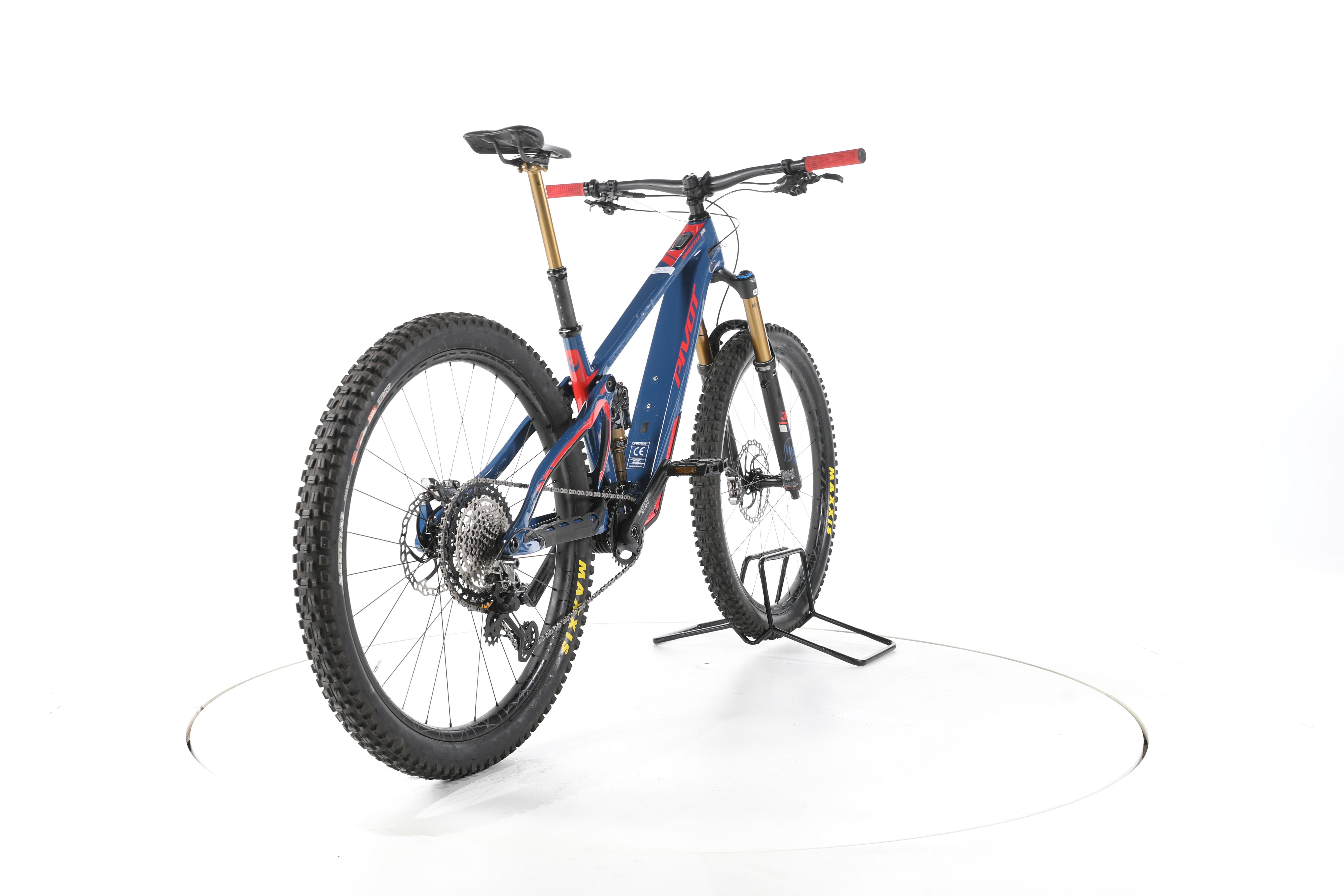 Pivot Cycles Shuttle SL Team XTR Fully E-Bike Carbon - Image 11