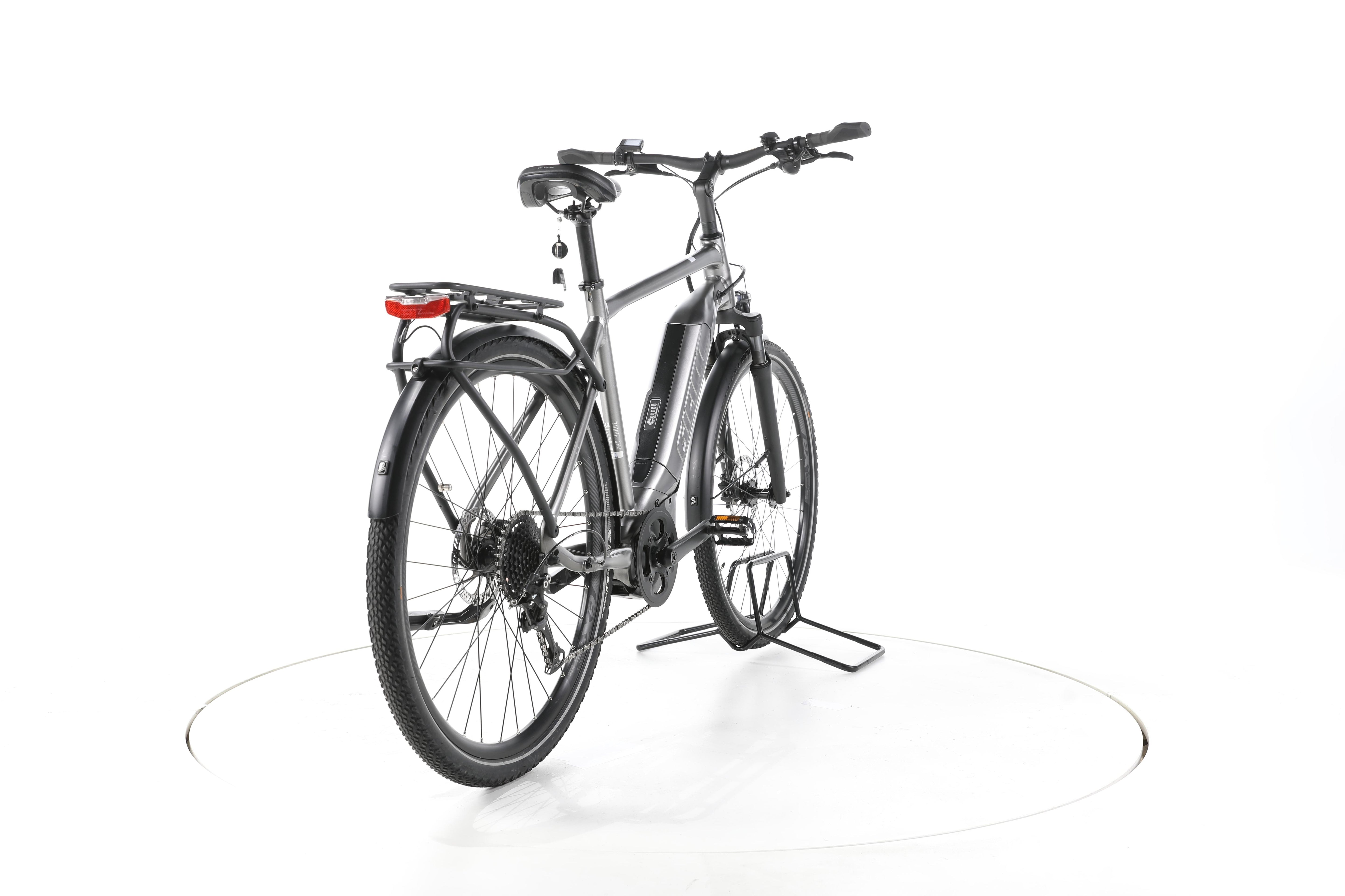 Giant Explore E+ 3 Trekking E-Bike - Image 11