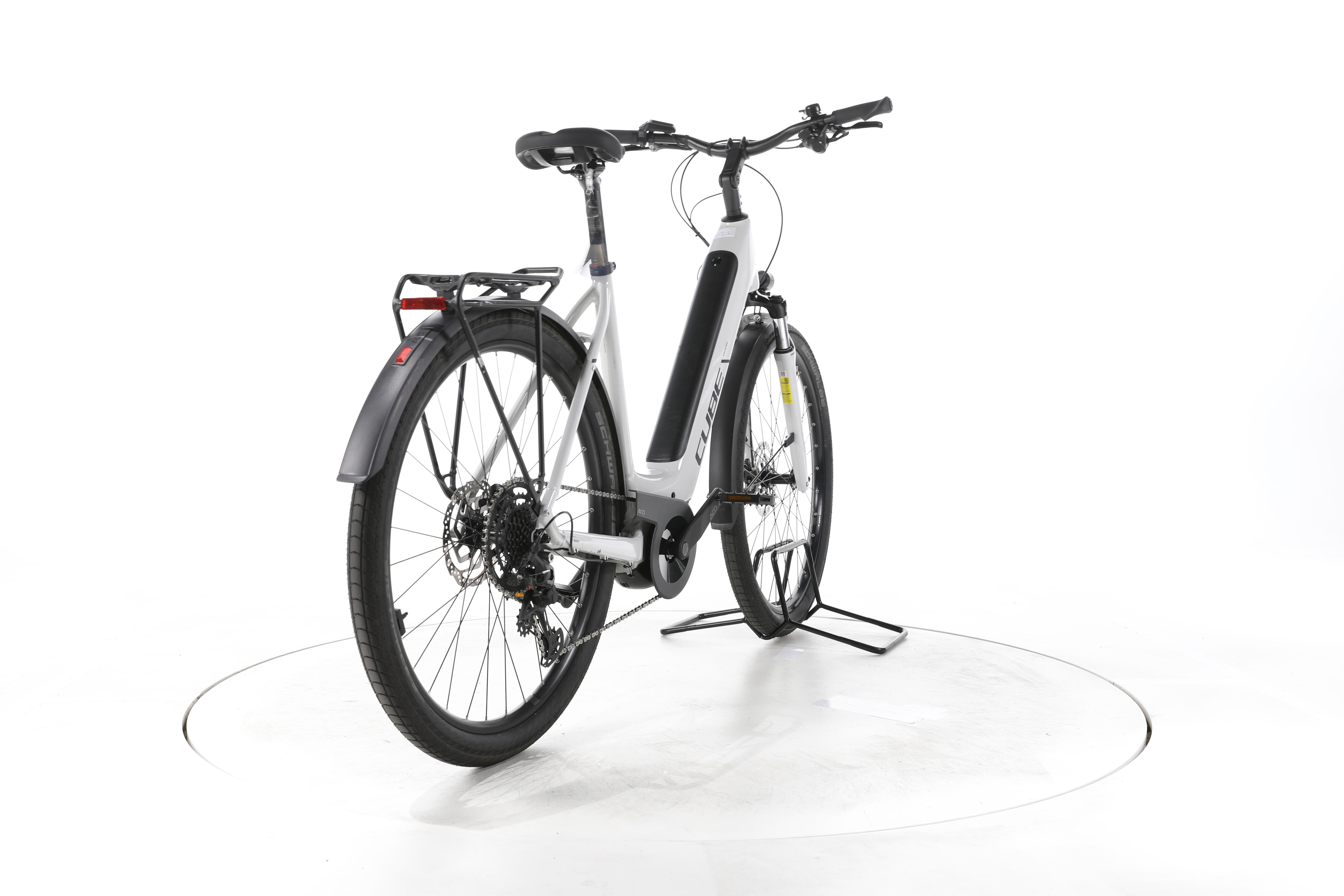 Cube Touring Hybrid ONE Trekking E-Bike Tiefeinsteiger 2025 - Image 11