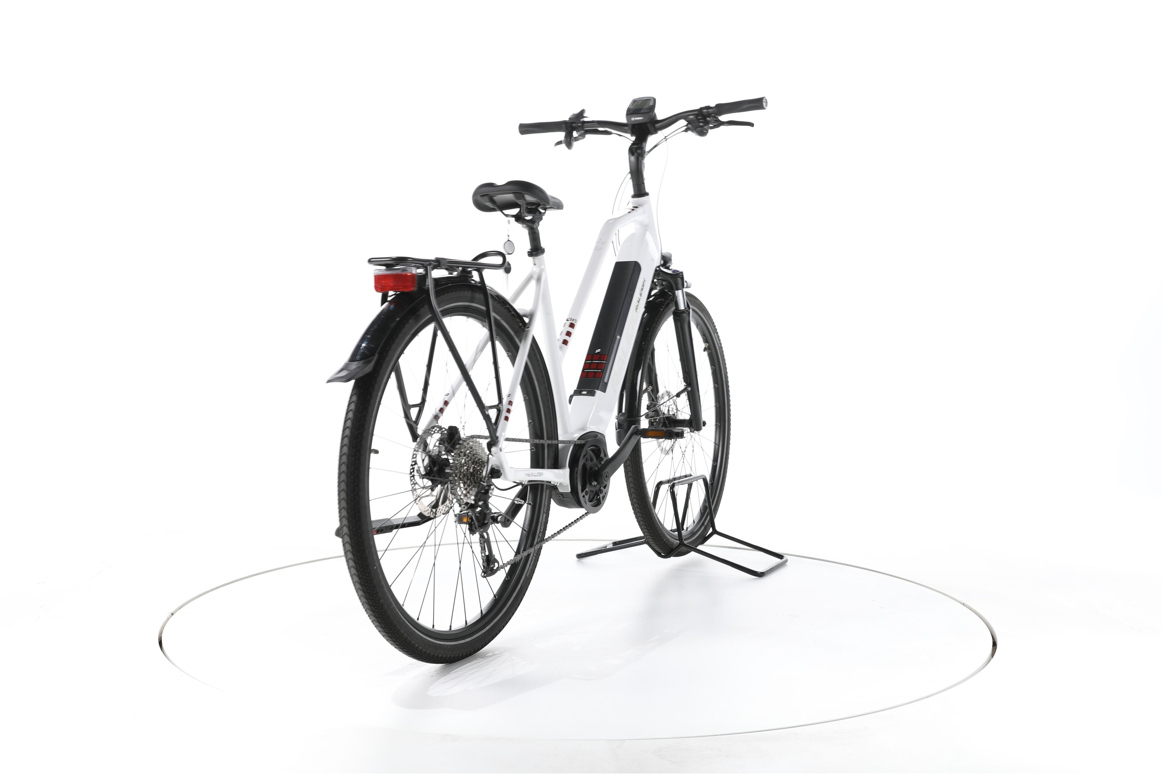 Raleigh Kent 9 Trekking E-Bike - Image 11