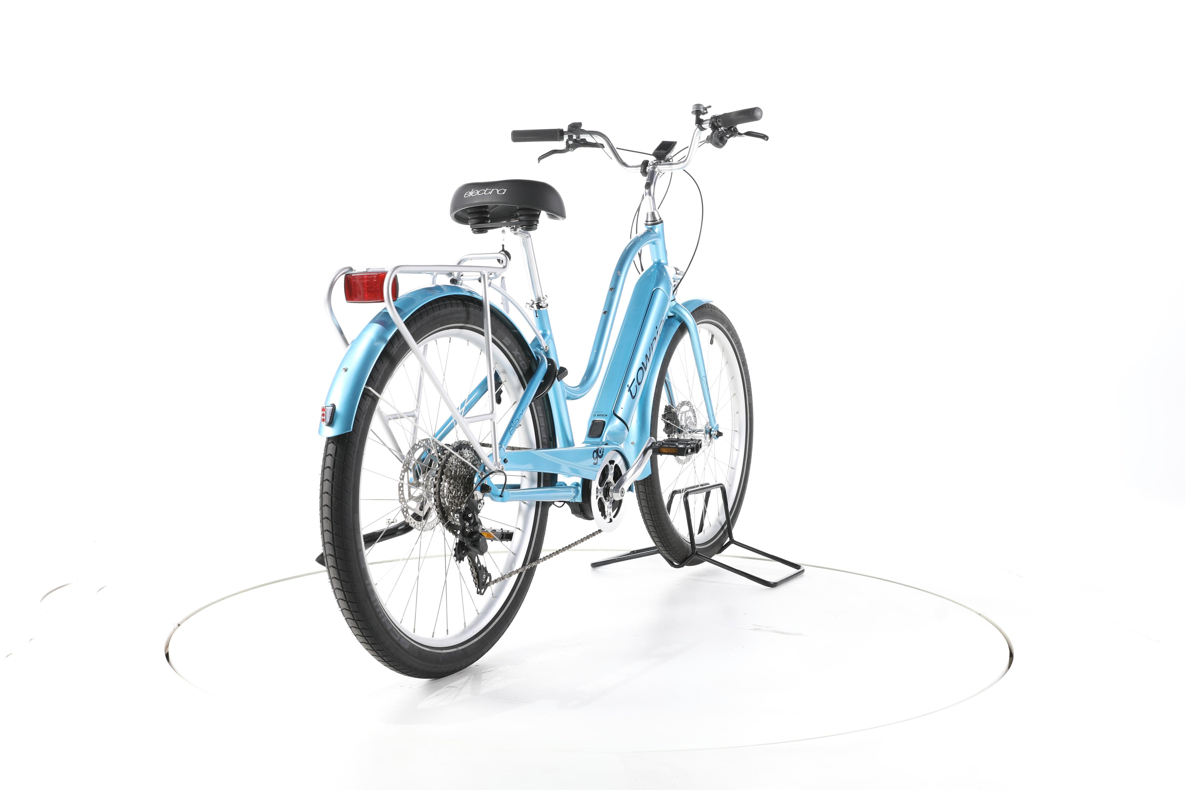 Electra Bicycle Townie Path Go! 10D EQ Trekking E-Bike - Image 11
