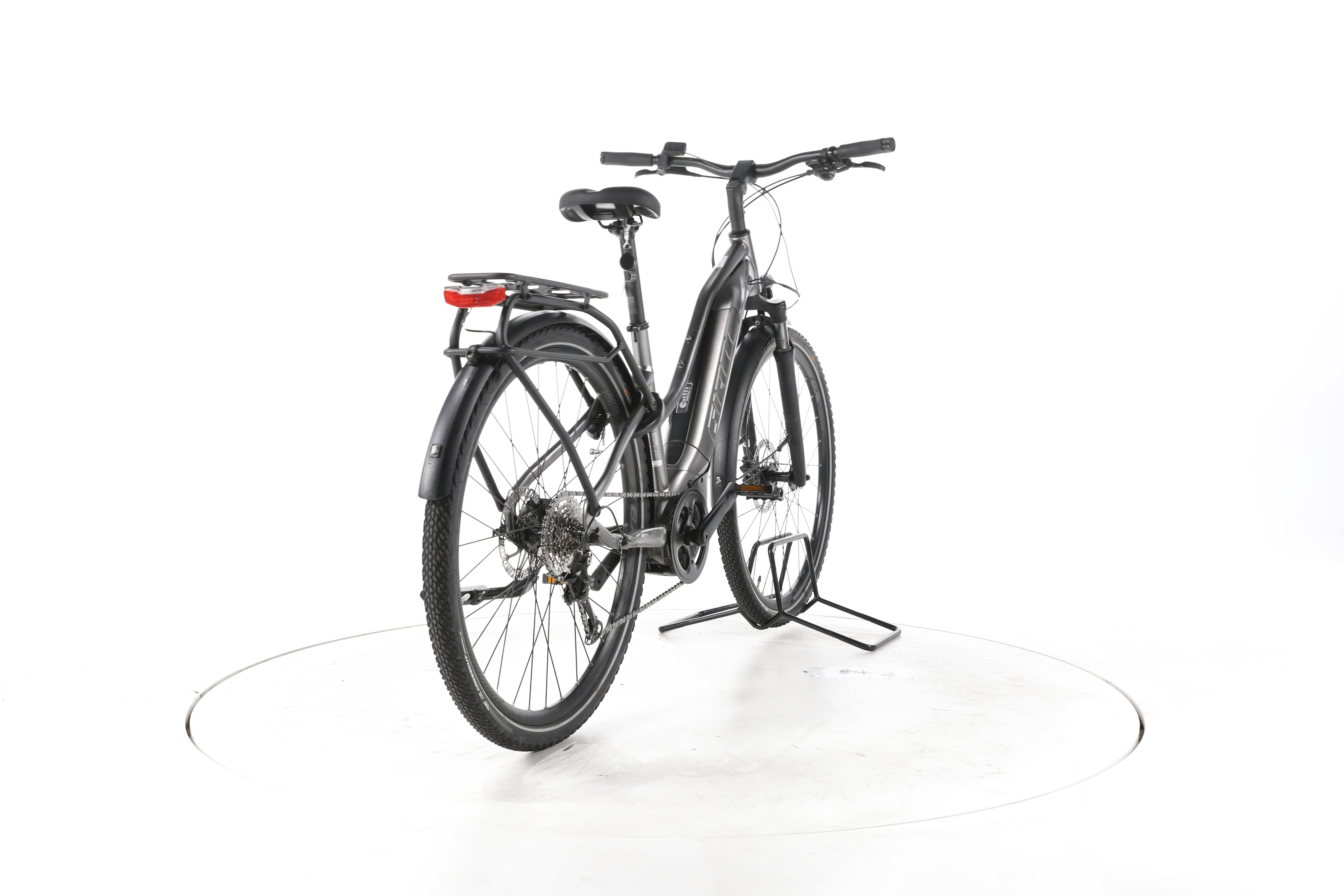 Giant Explore E + 3 STA Trekking E-Bike Tiefeinsteiger - Image 11