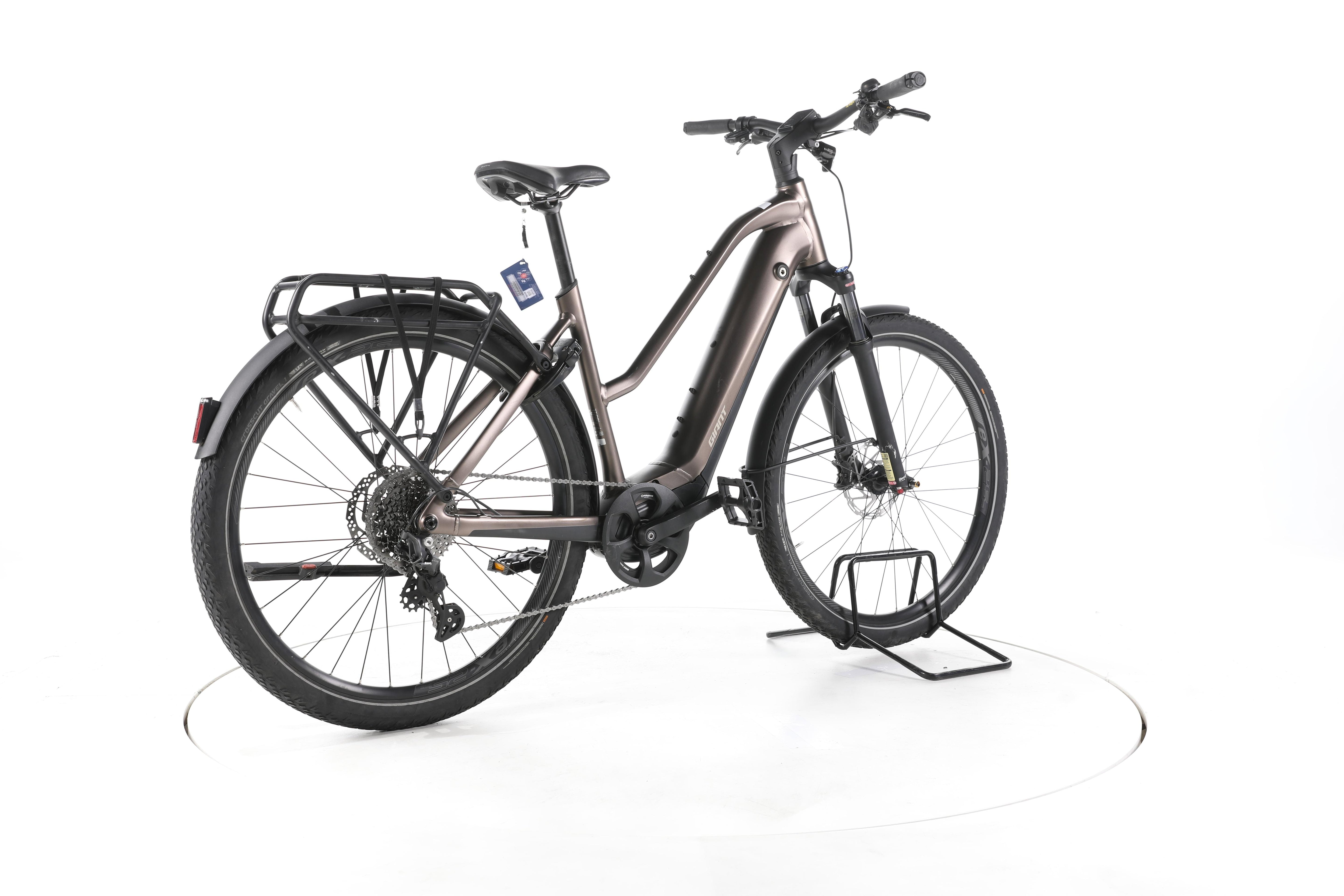 Giant Explore E+ Pro 1 Trekking E-Bike - Image 12