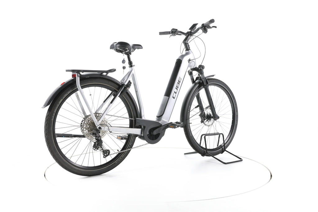 Cube Kathmandu Hybrid SLX Trekking E-Bike Tiefeinsteiger 2024 - Image 12