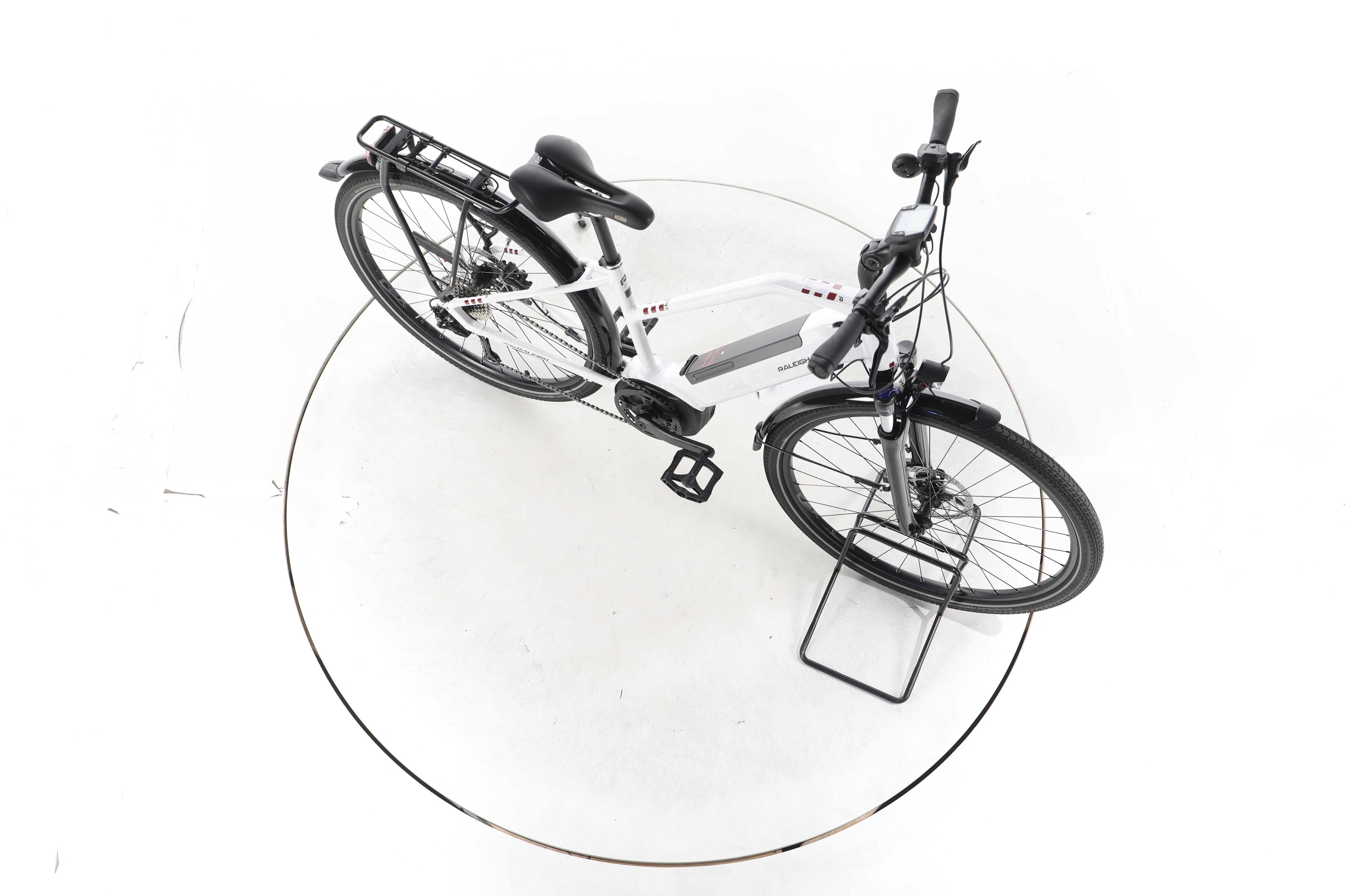 Raleigh Kent 9 Trekking E-Bike - Image 14