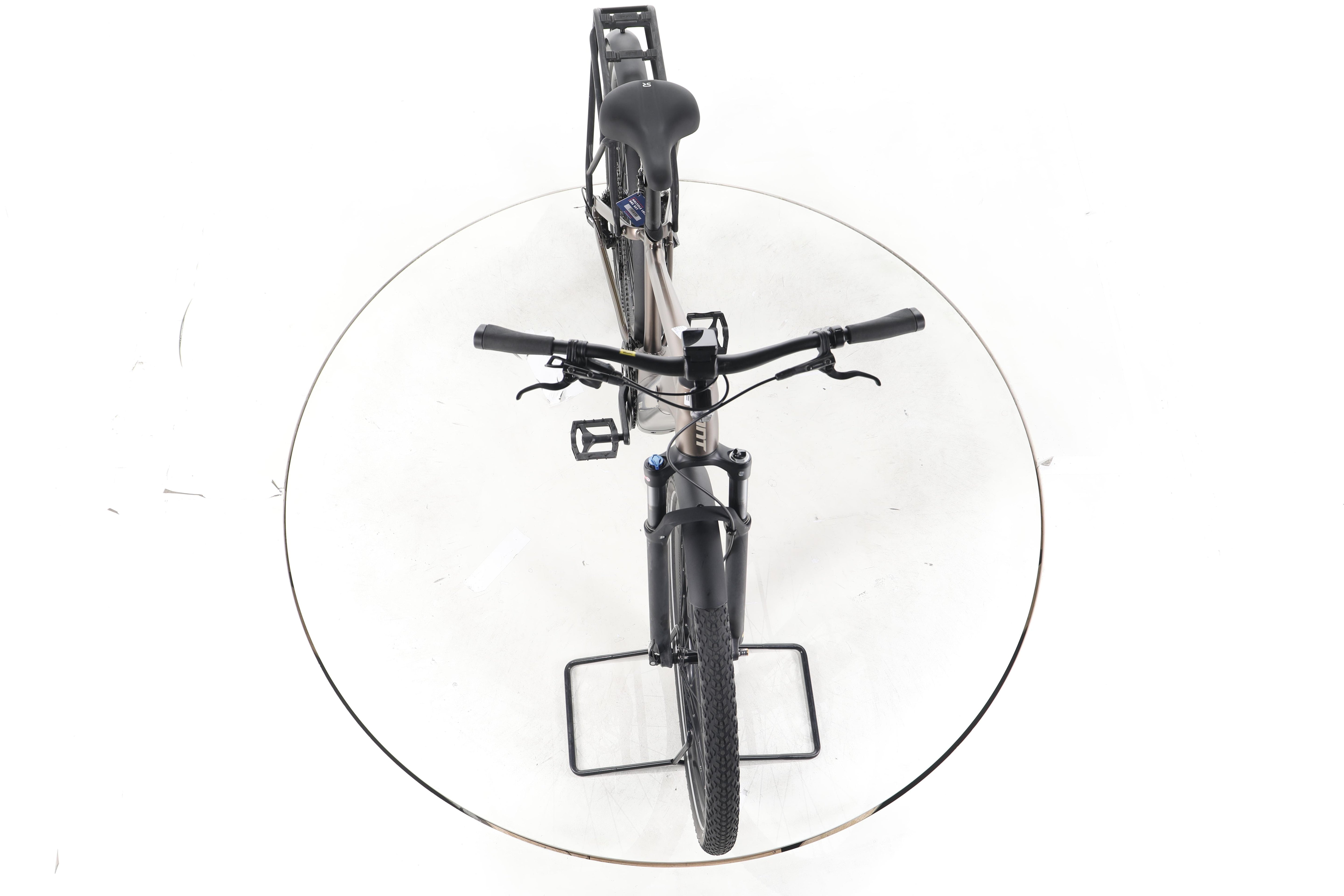 Giant Explore E+ Pro 1 Trekking E-Bike - Image 16