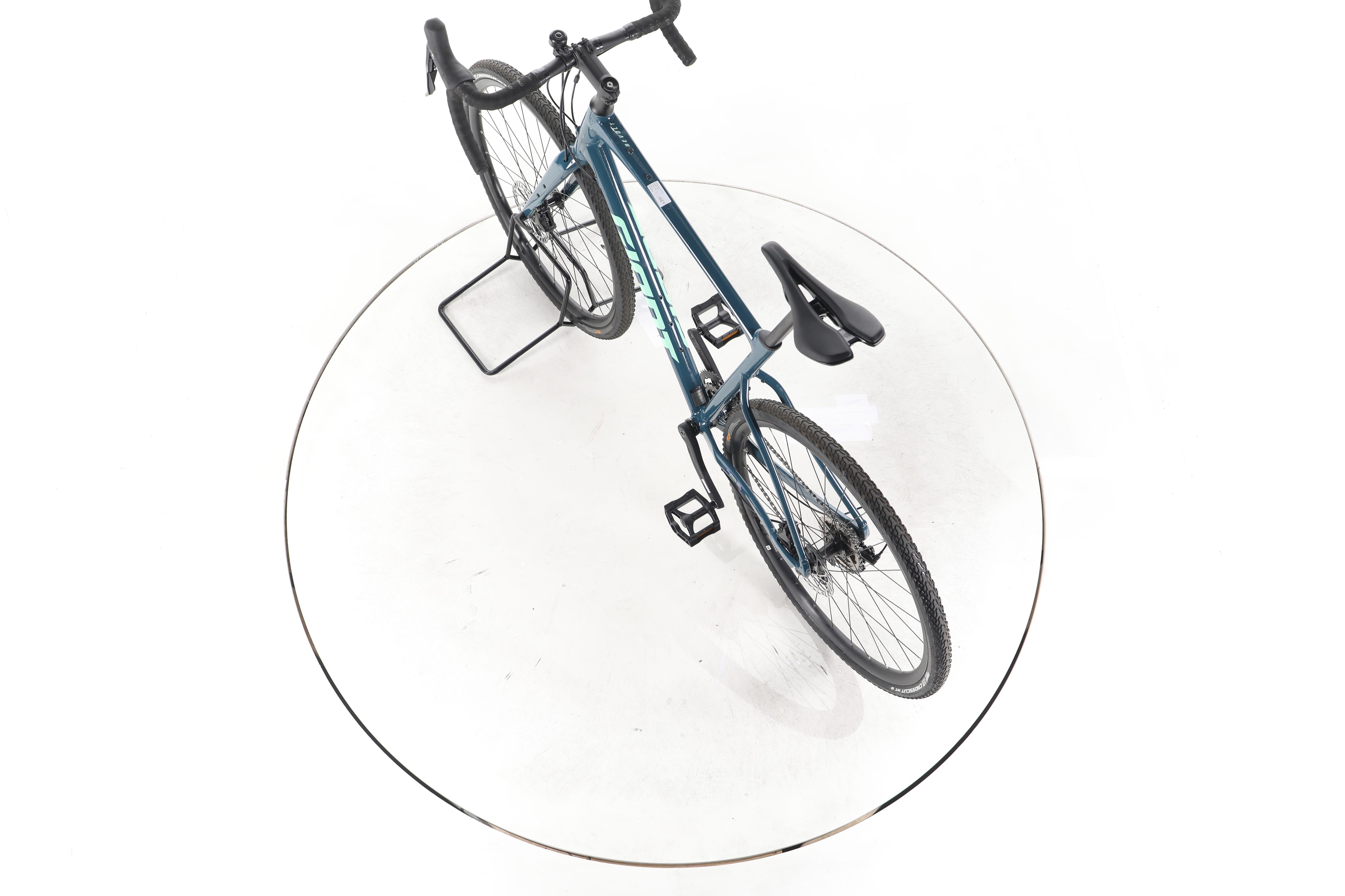 Giant Revolt 1 Gravelbike 2024 - Image 21